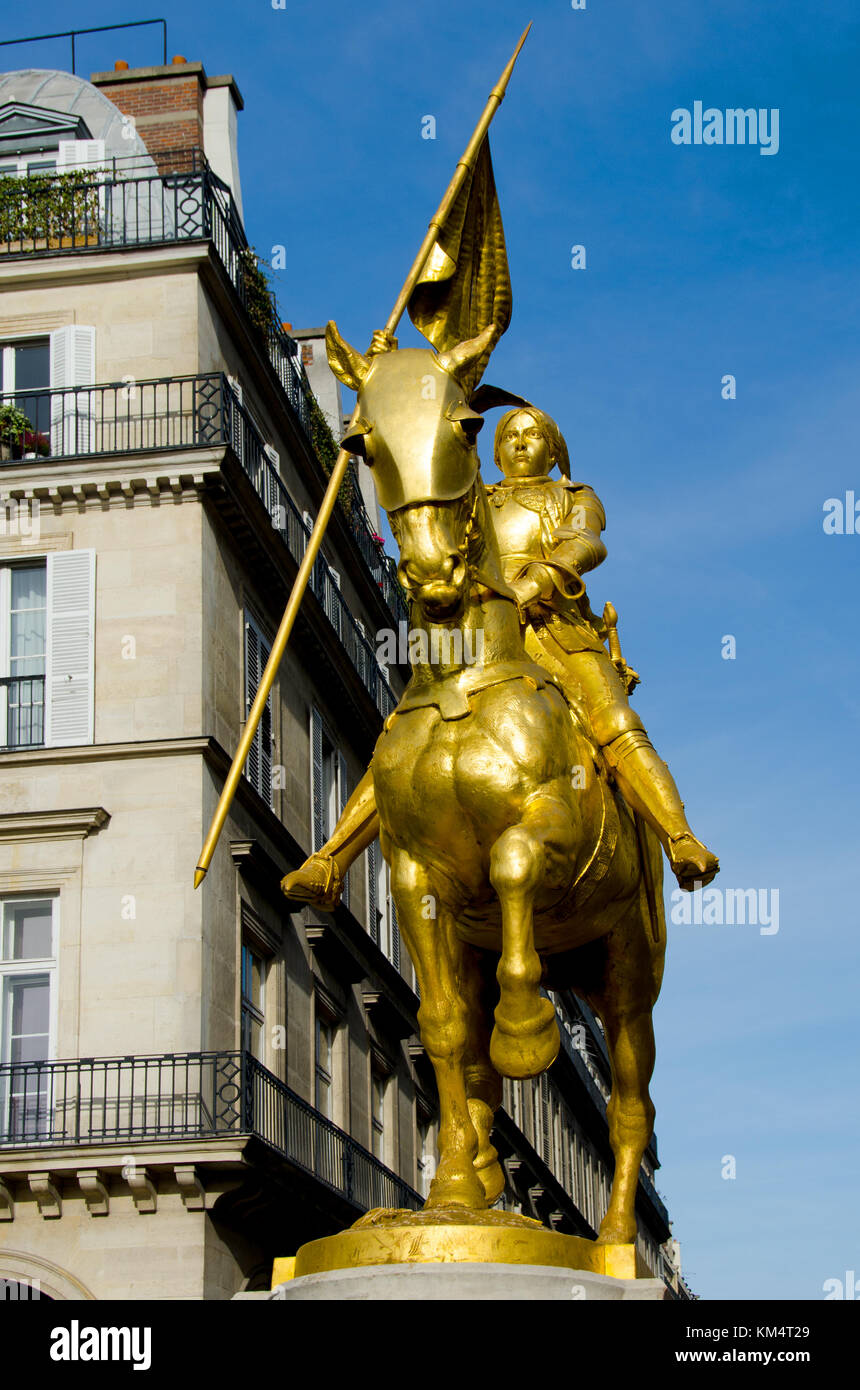 Paris, Frankreich. Place des Pyramides (1. Arr.) Statue: Jeanne d'Arc / Jeanne d'Arc (1874: Emmanuel Frémiet) Stockfoto