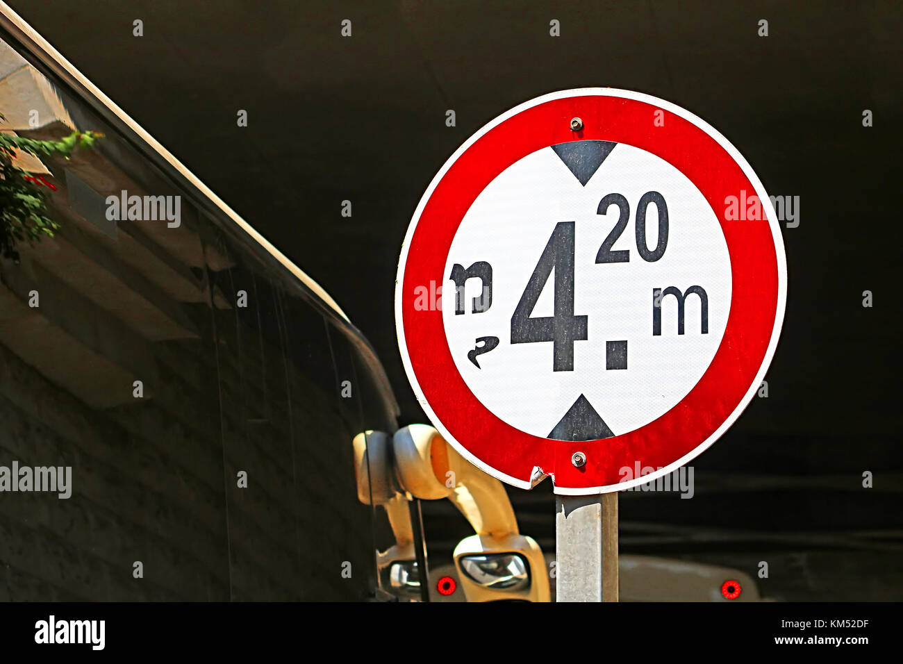 fahrrad schild mit einem roten kreis