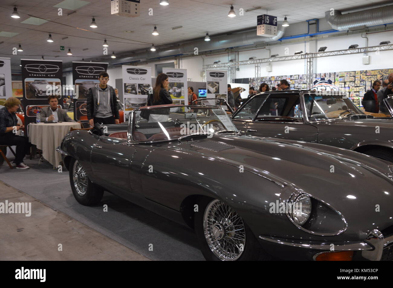 Jaguar D-Type, 1954, Jaguar MK 2, 1959, Jaguar MK IV Limousine, 1946, bei Oldtimer Paddova, Italien - 25. oktober 2015 Stockfoto