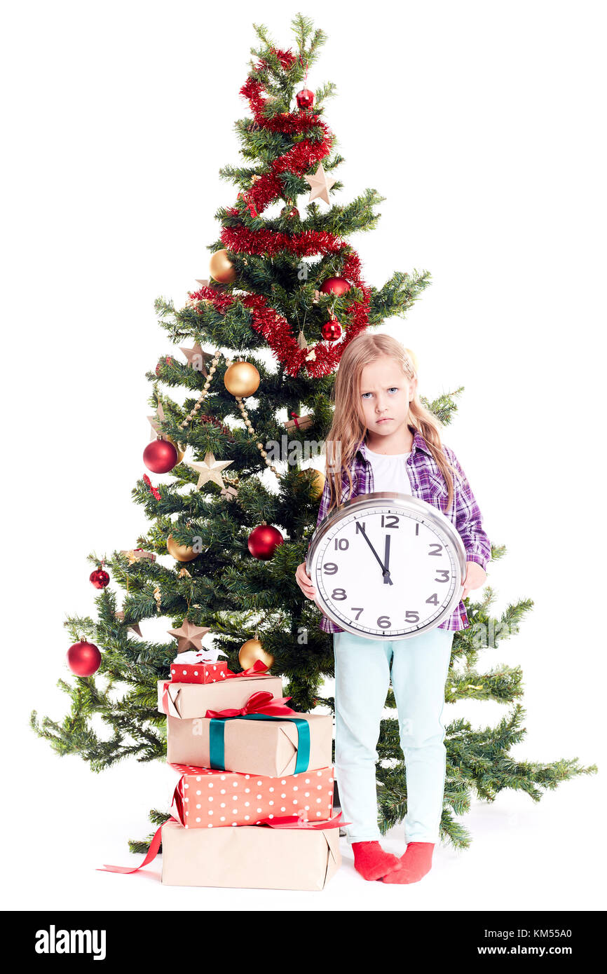 Mädchen in der Nähe von Weihnachten Baum Stockfoto