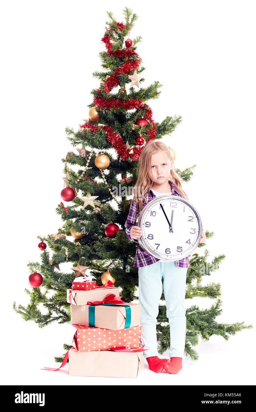 Mädchen in der Nähe von Weihnachten Baum Stockfoto