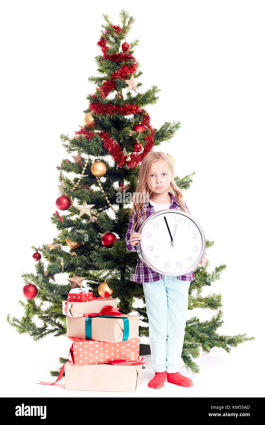 Mädchen in der Nähe von Weihnachten Baum Stockfoto