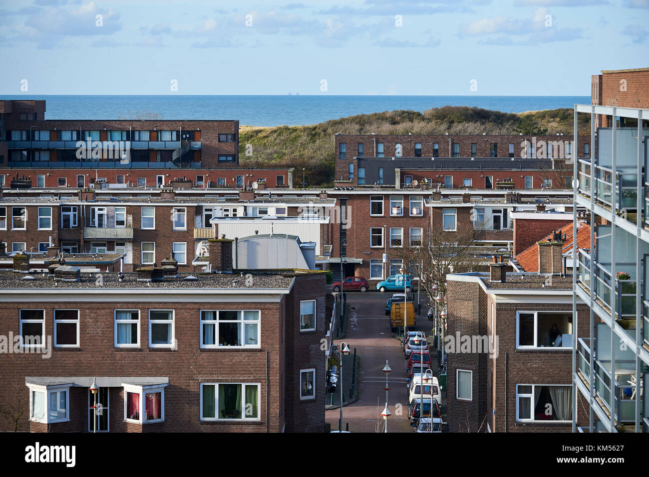 Eine Nachbarschaft entlang der Küste von Den Haag, Niederlande. Stockfoto