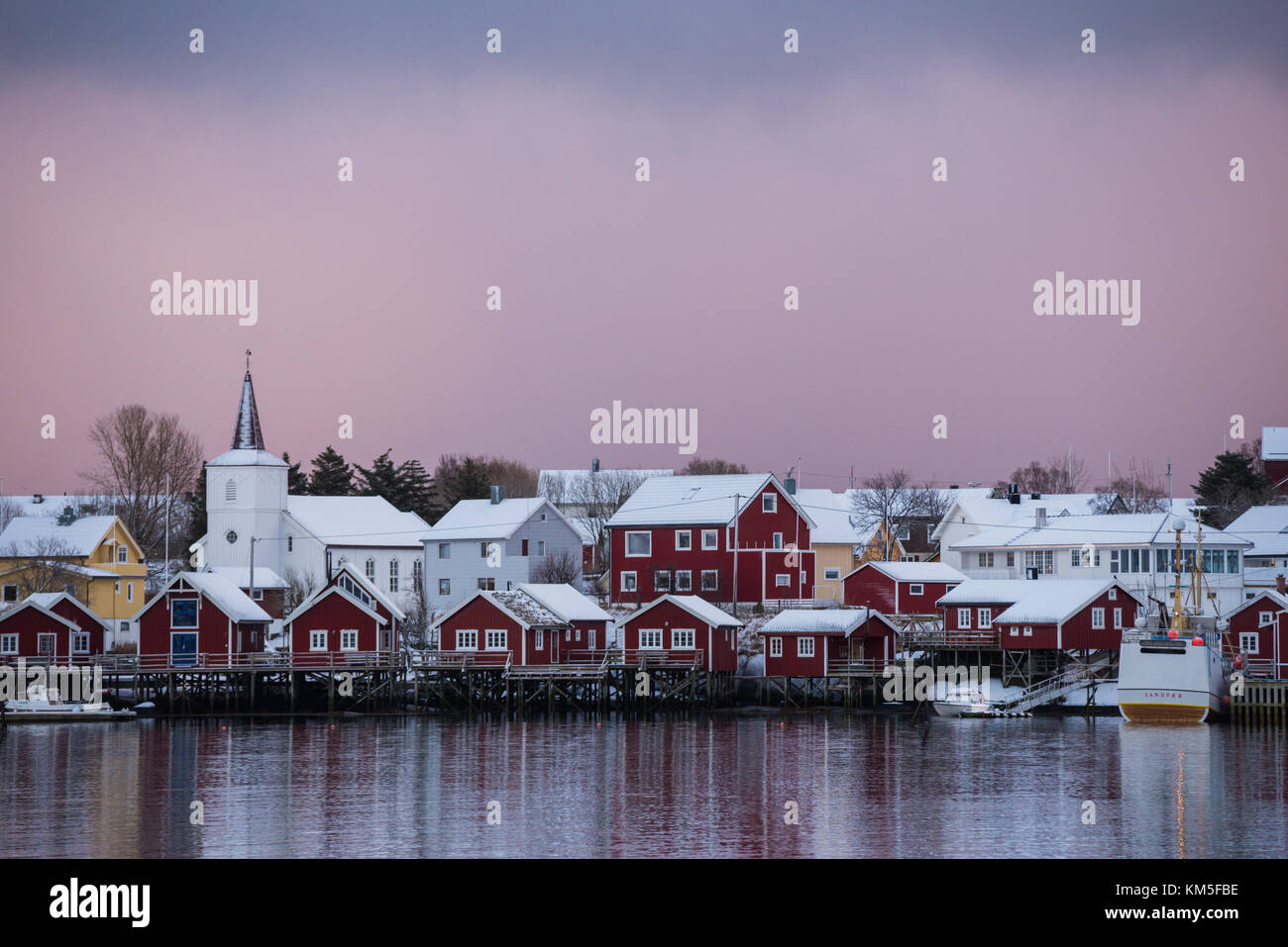 Die atemberaubende Stadt reine, Lofoten, Norwegen. Stockfoto