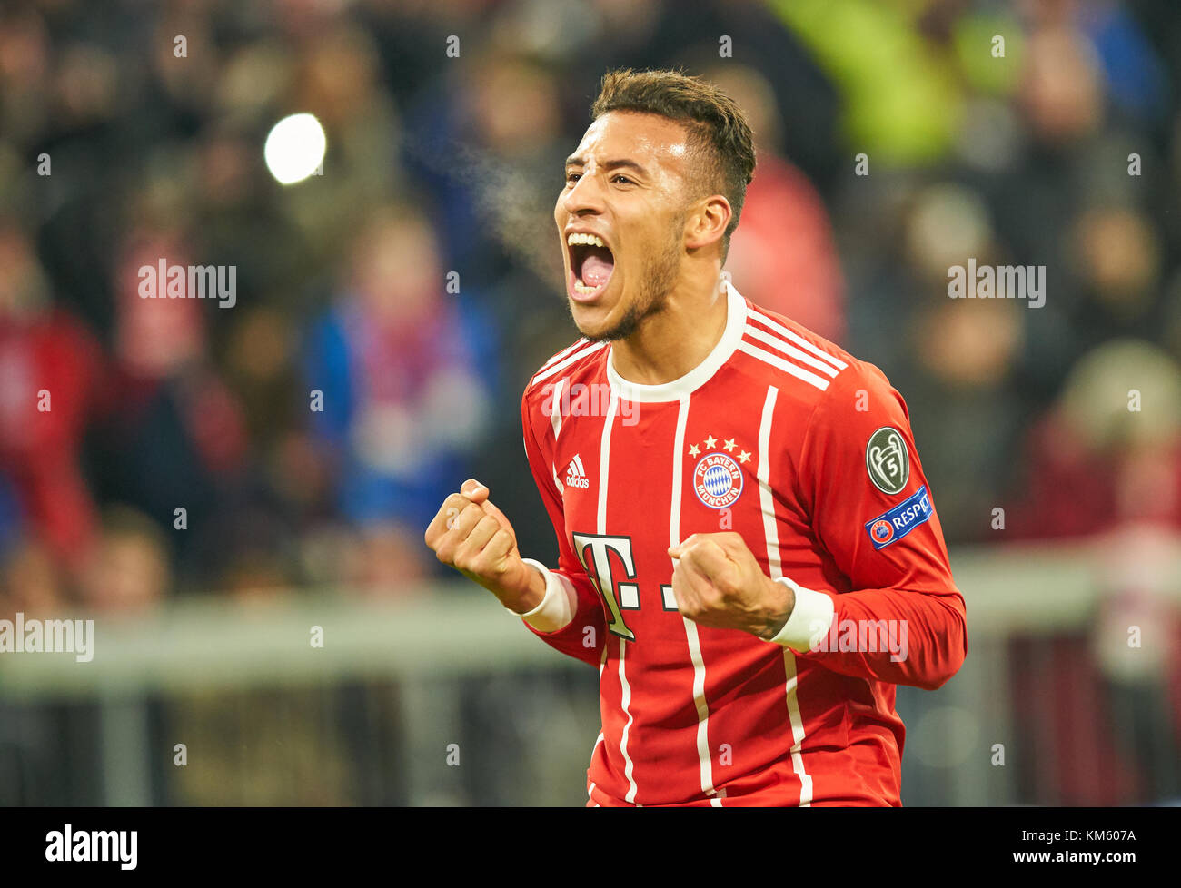 München, Deutschland. 05 Dez, 2017. fc Bayern München, München, 05. Dezember 2017 Corentin tolisso, Fcb 24 sein Ziel feiert für 3-1, Jubeln, Freude, Emotionen, feiern, lachen, Jubeln, Jubeln, reißt die Arme, ballte die Faust, FC Bayern München - Paris sg 3-1 Fußball UEFA Champions League in München, Deutschland, 05. Dezember 2017 Quelle: Peter Schatz/alamy leben Nachrichten Stockfoto