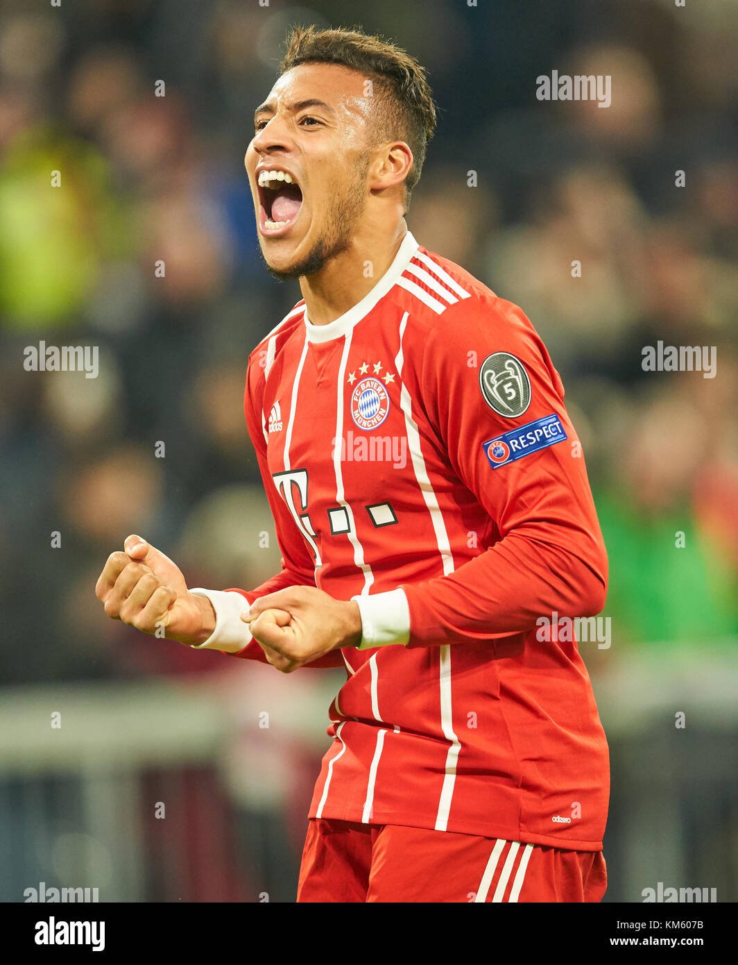 München, Deutschland. 05 Dez, 2017. fc Bayern München, München, 05. Dezember 2017 Corentin tolisso, Fcb 24 sein Ziel feiert für 3-1, Jubeln, Freude, Emotionen, feiern, lachen, Jubeln, Jubeln, reißt die Arme, ballte die Faust, FC Bayern München - Paris sg 3-1 Fußball UEFA Champions League in München, Deutschland, 05. Dezember 2017 Quelle: Peter Schatz/alamy leben Nachrichten Stockfoto
