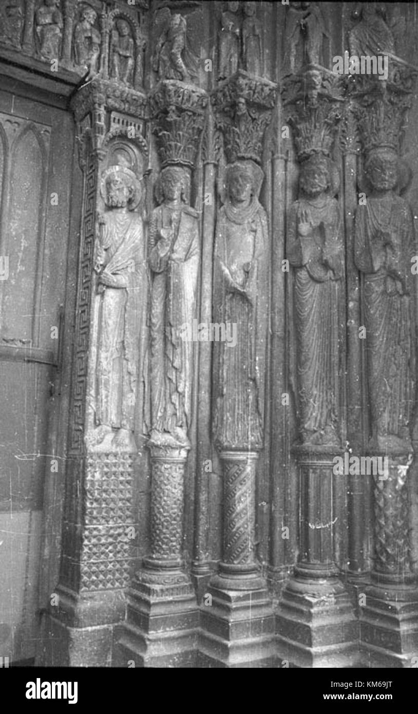 Le Mans ist eine historische Stadt in Frankreich, berühmt für das 24-Stunden-Rennen von Le Mans. Die Stadt und das Rennen haben seit langem eine kulturelle und sportliche Bedeutung. Die KMB-Referenz steht für ein kulturelles oder historisches Element, das mit der Stadt oder Rasse in Verbindung steht. Stockfoto