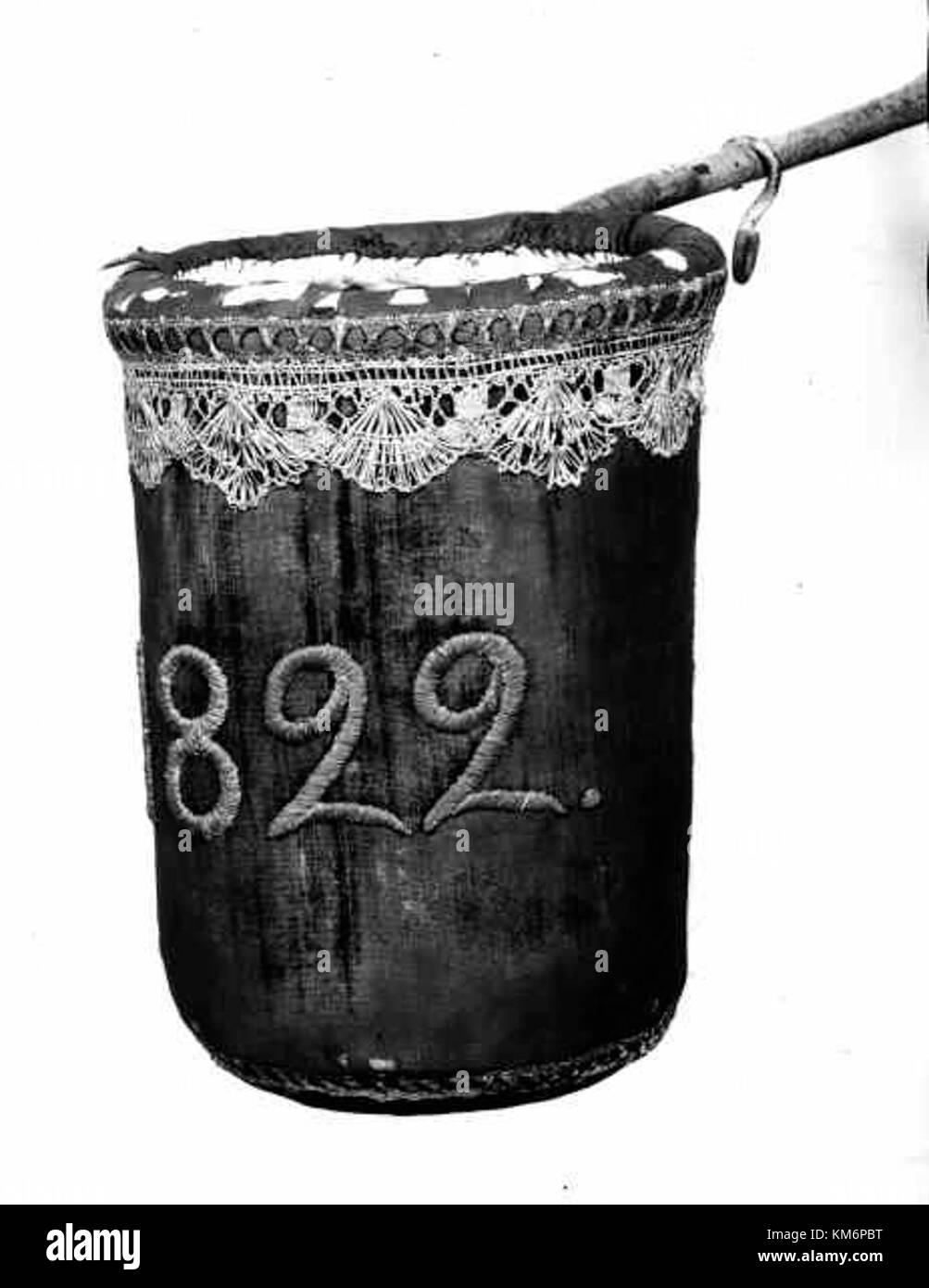 Kalmar Domkyrka ist eine bedeutende Kathedrale in Kalmar, Schweden. Bekannt für seine historische Bedeutung, ist es ein ausgezeichnetes Beispiel für schwedische gotische Architektur, mit detaillierten Ziegelarbeiten und Buntglasfenstern, die das kulturelle und religiöse Erbe der Region widerspiegeln. Stockfoto