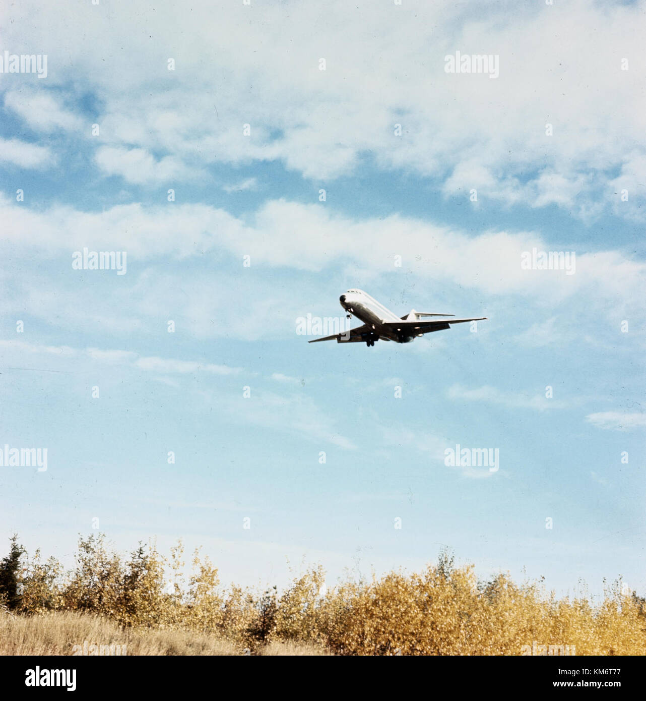 Ein DC-9-Flugzeug der Scandinavian Airlines (SAS) startet vom Flughafen Arlanda in Stockholm, Schweden, und zeigt die Flotte der Fluggesellschaft und das legendäre Flugzeugmodell. Stockfoto