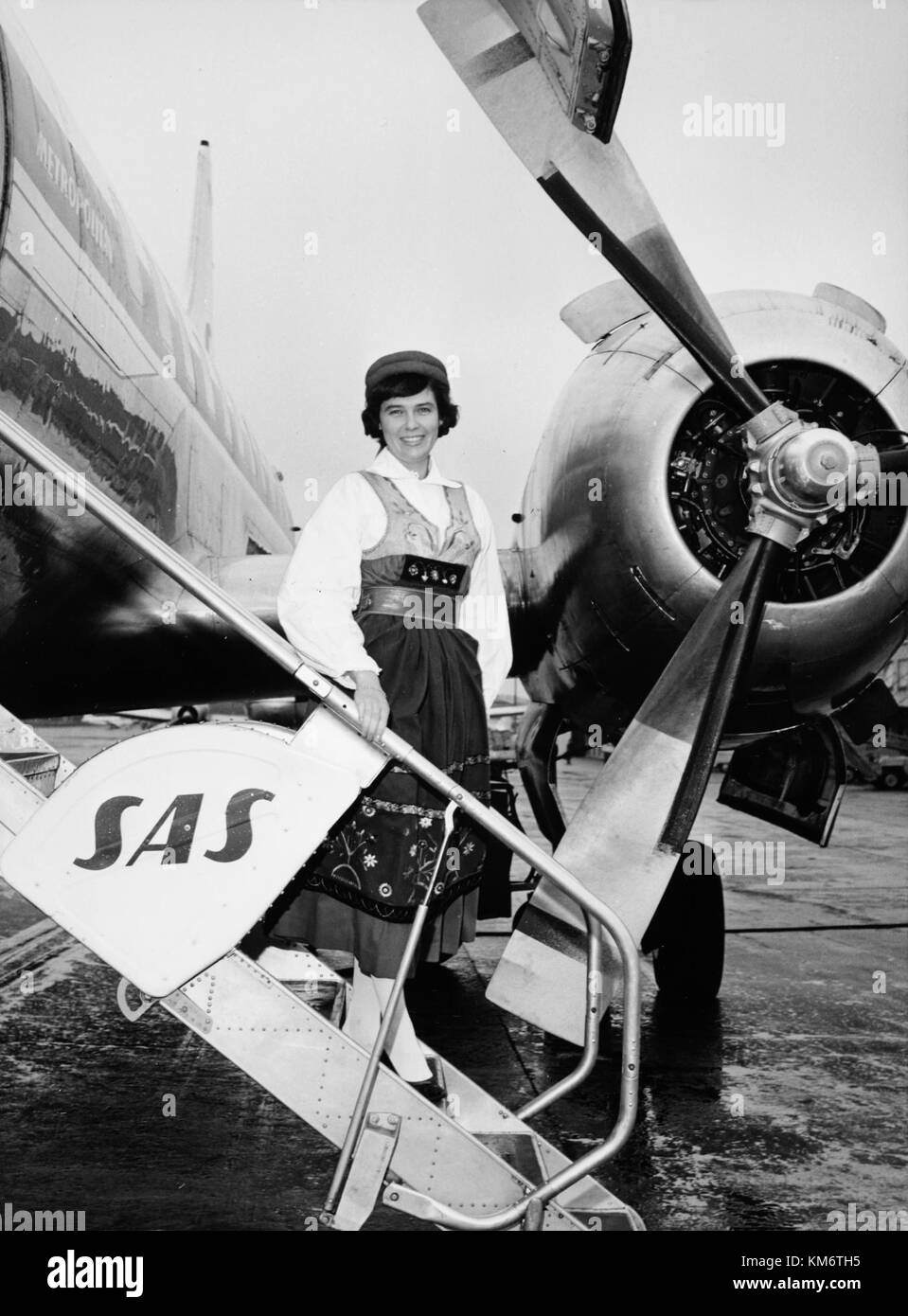 Die SAS Convair CV 440 ist ein Propellerflugzeug, das von Scandinavian Airlines Mitte des 20. Jahrhunderts eingesetzt wurde. airlineâ war in der Nachkriegszeit bedeutend in der Flotte der und bot regionale Flugdienste an. Stockfoto