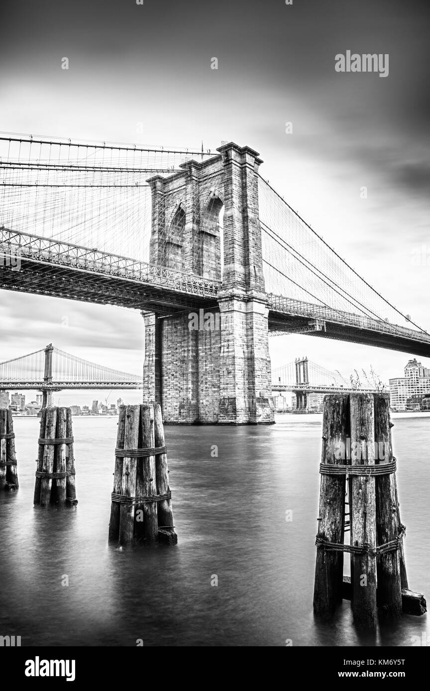 Hdr Blick auf die Brooklyn Bridge - schwarz-weiß-Bild. Stockfoto