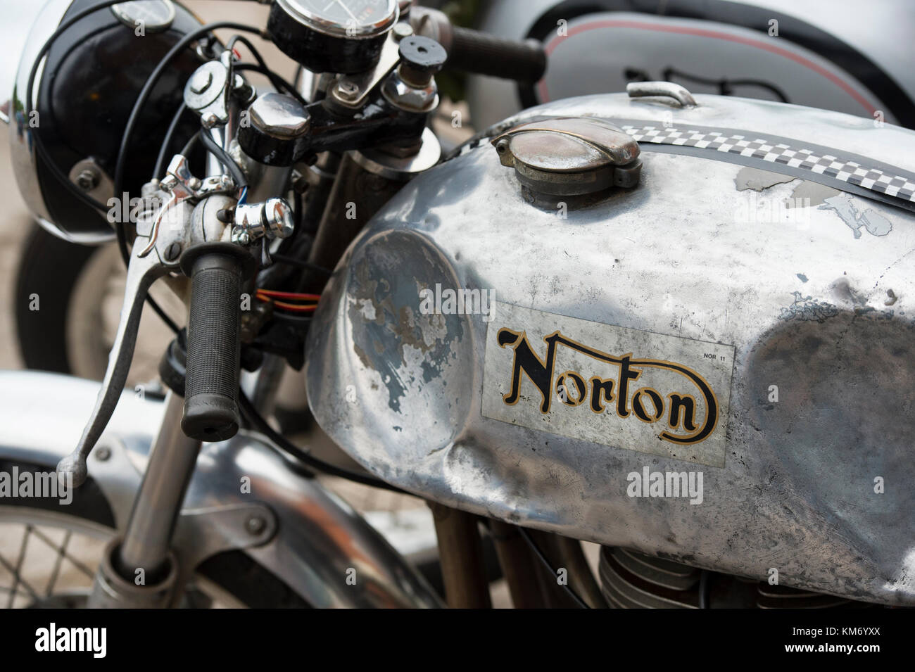 Alte Norton Commando Café Racer Motorrad. Klassische britische Motorrad Stockfoto
