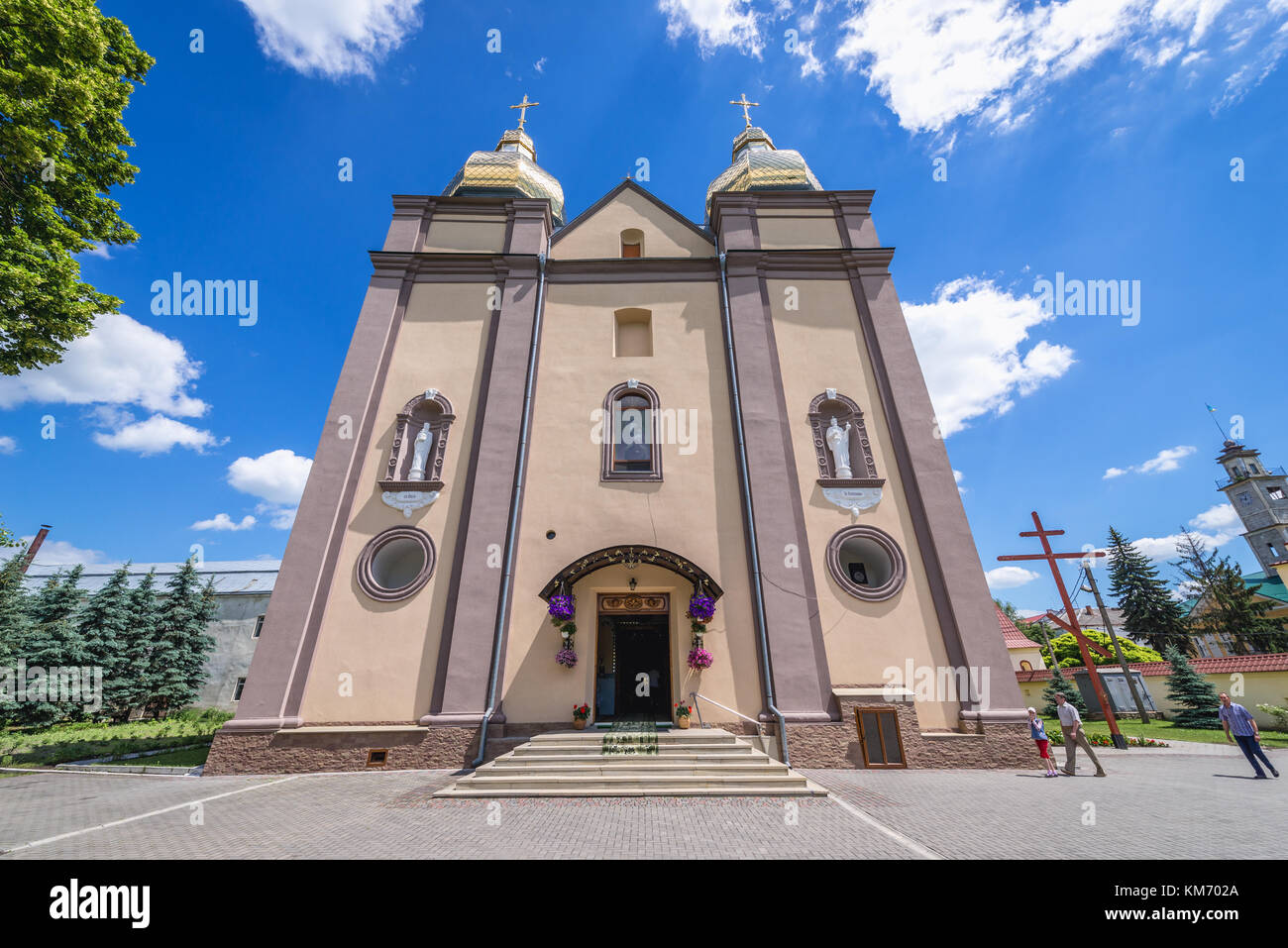 Außenansicht des Heiligen Wolodymyr Kirche des Karmelitenklosters in Terebovlia (polnisch: Trembowla) kleine Stadt im Gebiet Ternopil (Provinz), Ukraine Stockfoto