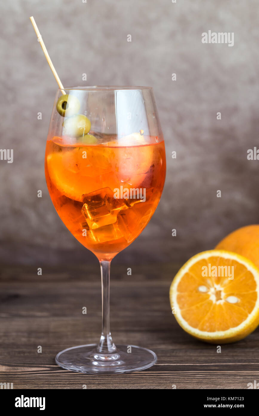 Glas Aperol Spritz cocktail Stockfoto