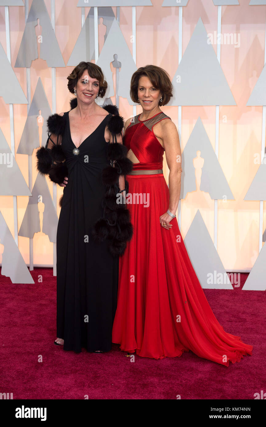 HOLLYWOOD, CA - 22. Februar: Dana Perry und Ellen Goosenberg Kent attendst der 87. jährlichen Academy Awards in Hollywood & Highland Center am 22. Februar 2015 in Hollywood, Kalifornien. Personen: Dana Perry und Ellen Goosenberg Kent Stockfoto