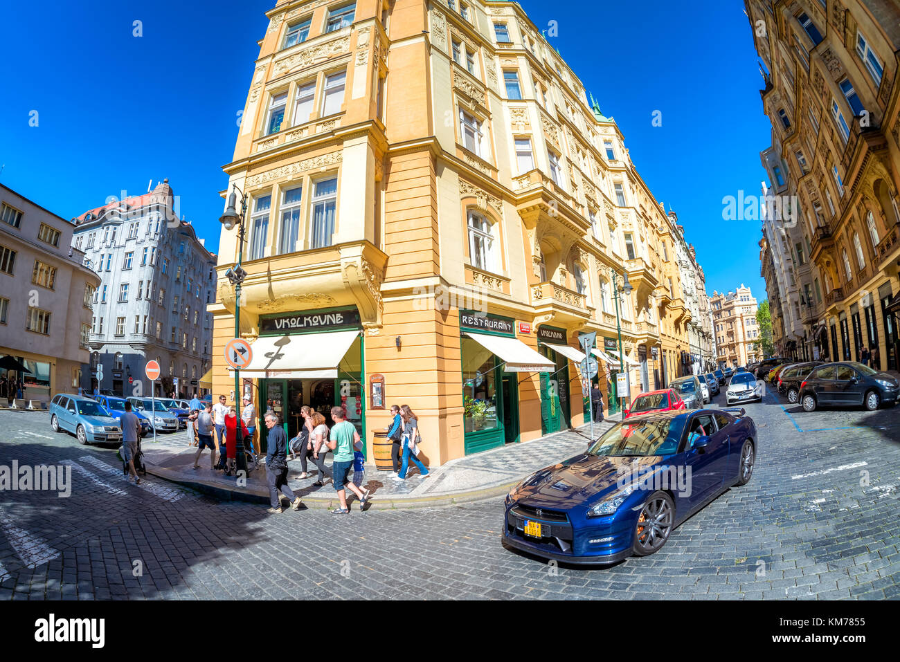 Prag, Tschechische Republik - 27. Mai 2017: Ecke von vezenska Straße. Stockfoto