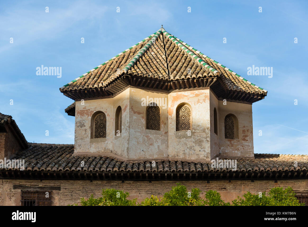 Dach von Gebäude an der Alhambra, Granada, Spanien Stockfoto