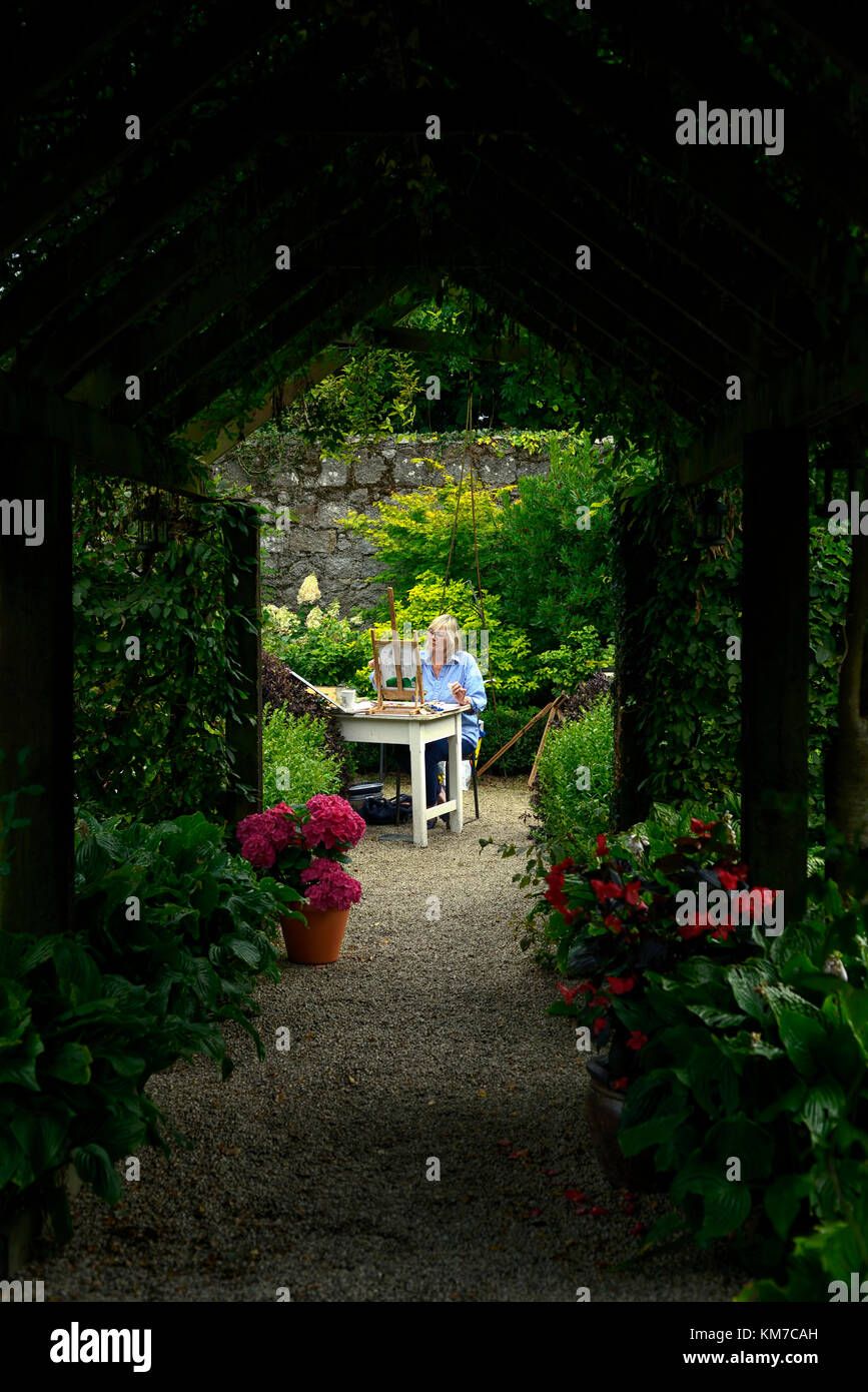 Garten, Künstler, Malen, Malerei, Maler, altamont Garten, Kunst, Outdoor, Outdoor, Staffelei, Carlow, Irland, RM Floral Stockfoto