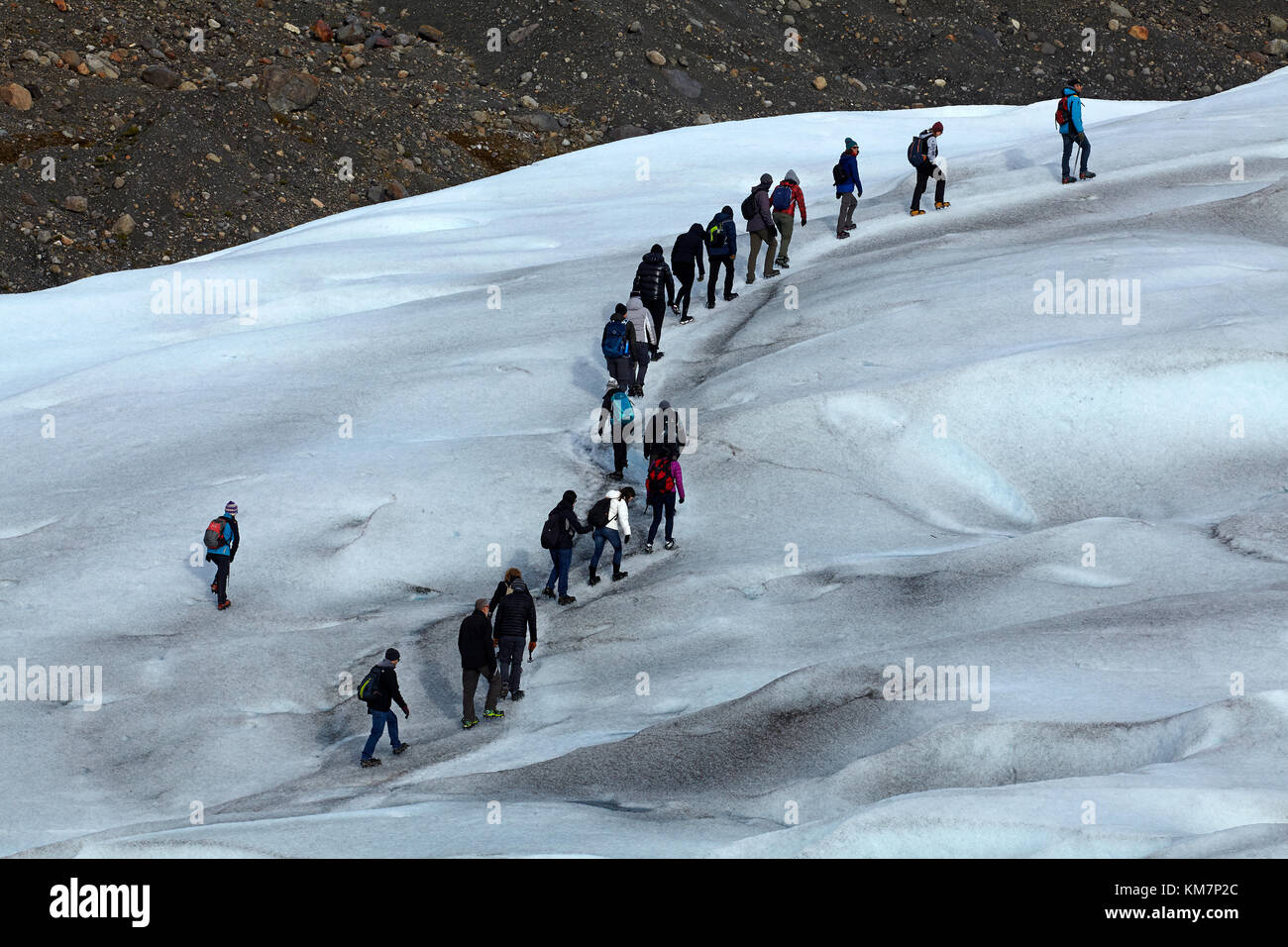 Wanderer auf der Gletscher Perito Moreno, Parque Nacional Los Glaciares (World Heritage Area), Patagonien, Argentinien, Südamerika Stockfoto