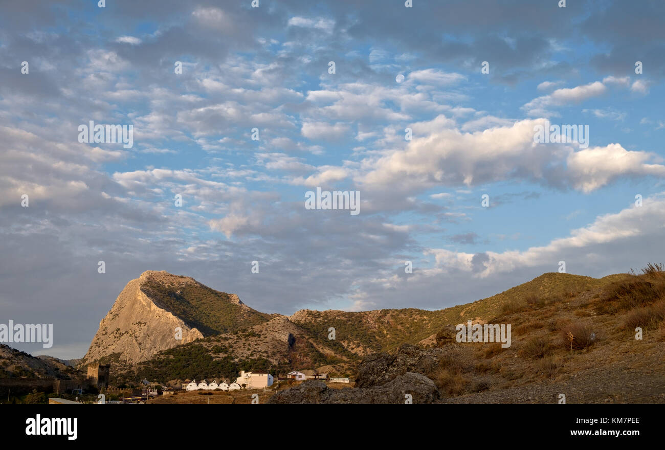 Sokol (Falcon) Berg in der Nähe von Stadt Sudak auf der Krim Stockfoto