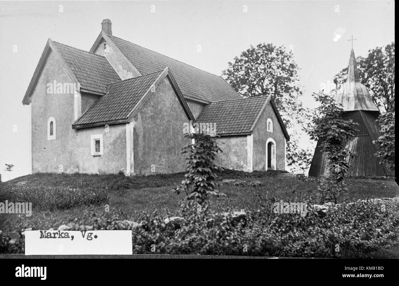 Die Marka Kirche in Schweden ist eine mittelalterliche Kirche aus dem 12. Jahrhundert mit romanischer Architektur, die für ihre einzigartigen Fresken und ihre historische Bedeutung bekannt ist. Stockfoto