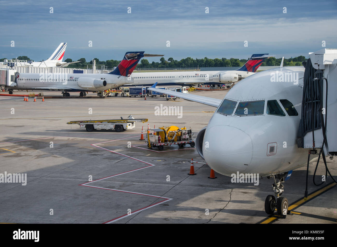 Dem Flugzeug am Gate, vom internationalen Flughafen Philadelphia, Philadelphia, PA, United States Stockfoto
