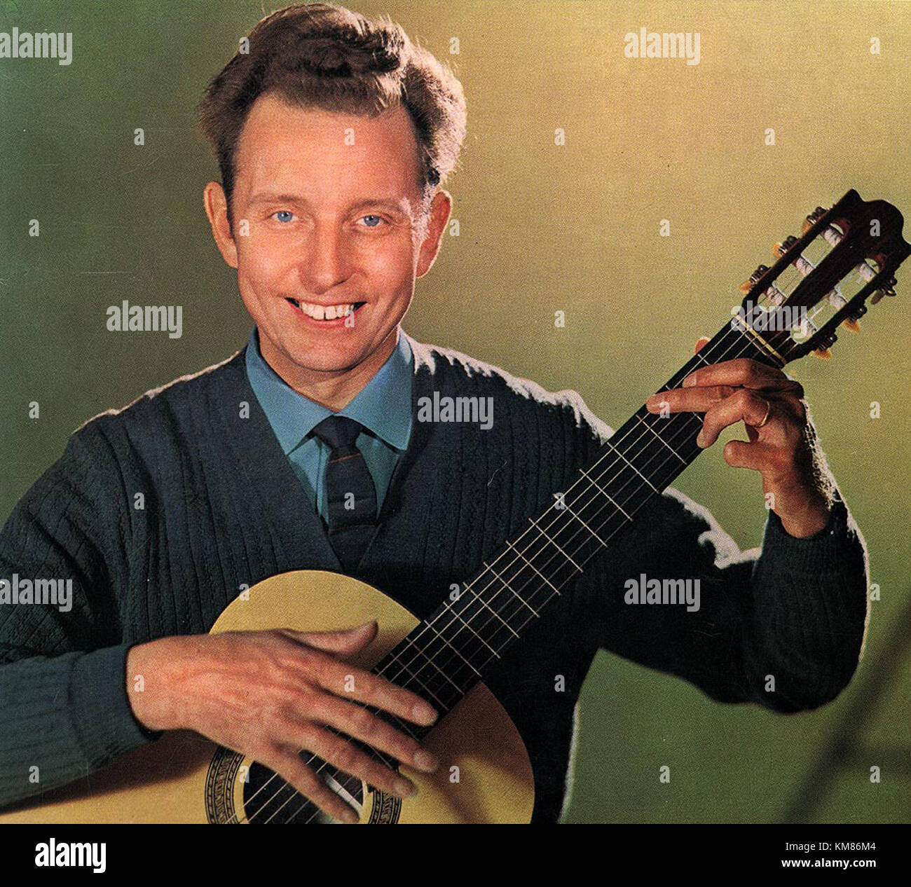 Gunde Johansson ist ein renommierter schwedischer Langläufer. Er gewann mehrere Weltmeistertitel und Olympische Medaillen und trug damit maßgeblich zum Erfolg von Swedenâ im Wintersport bei. Johansson wird für seine sportlichen Leistungen und sein sportliches Können gefeiert. Stockfoto