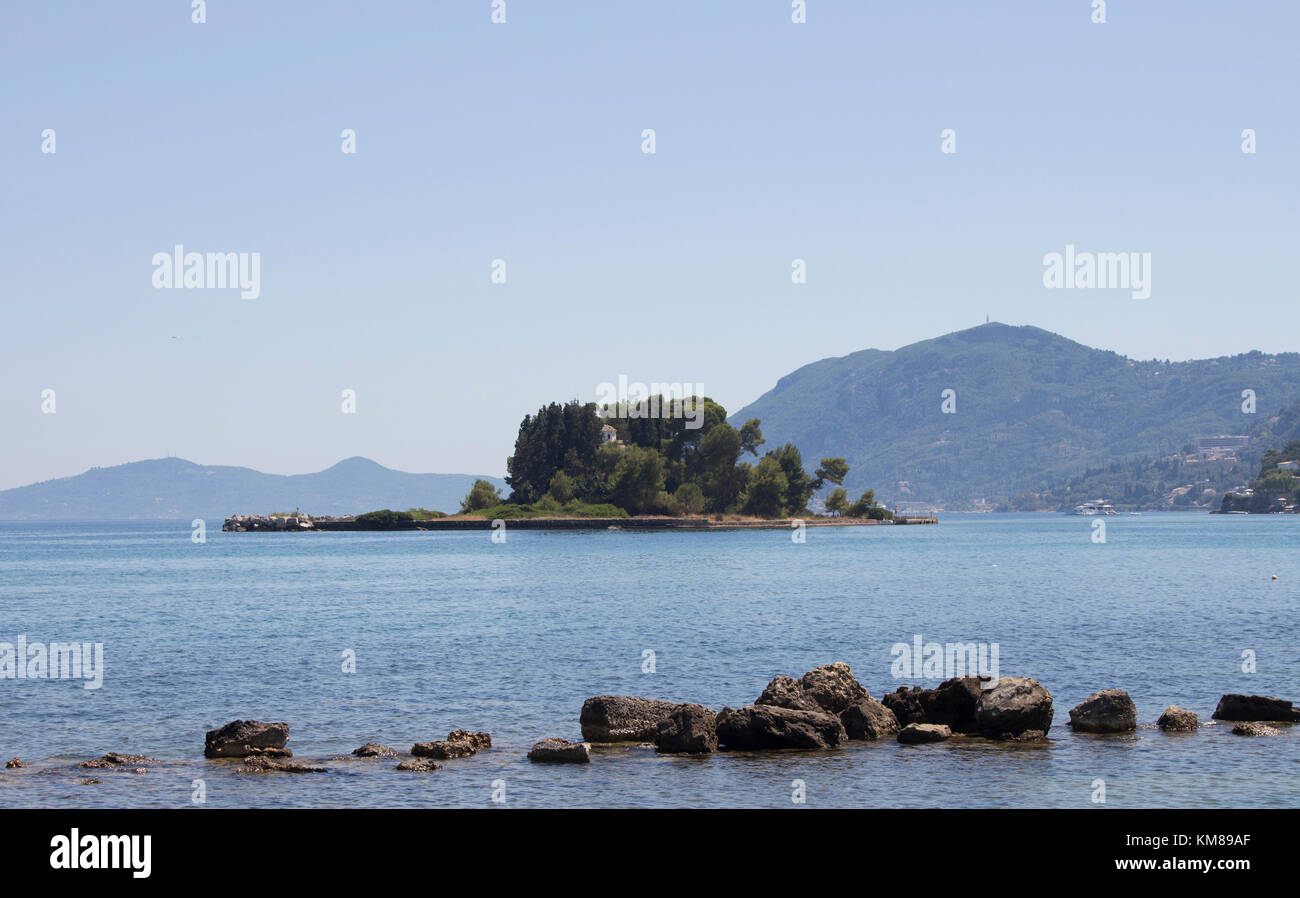 Luftaufnahme der legendären Insel Pontikonisi (Maus) Kloster in Korfu (Kerkyra). , Mittelmeer und Landschaft werden auch in der Ansicht. Die Insel i Stockfoto