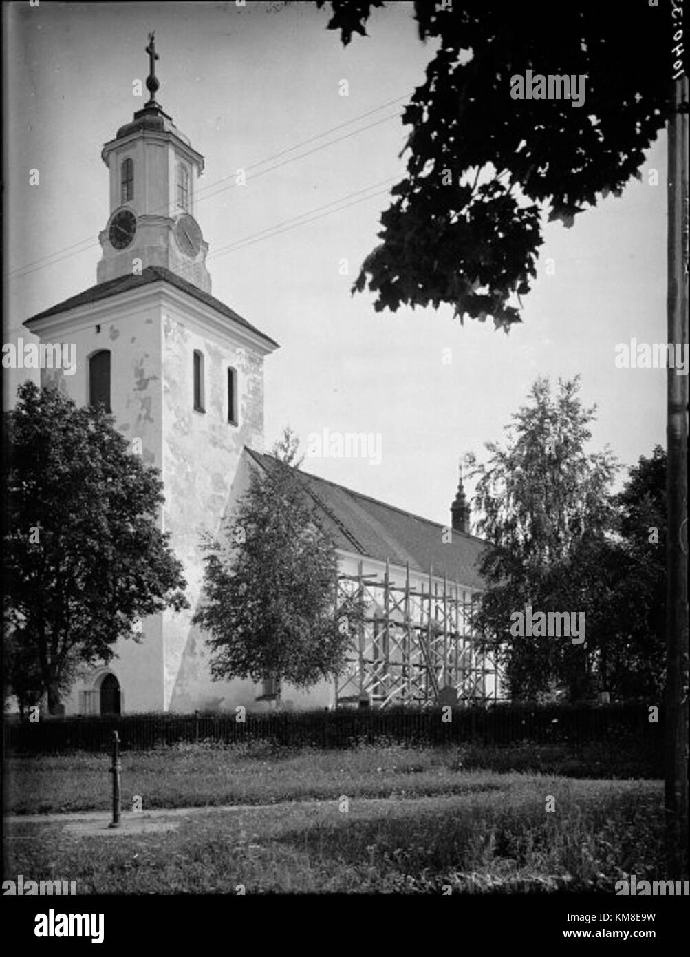 Die Hedesunda-Kirche im schwedischen Gävleborg County ist unter der KMB-Nummer 1600020003151 katalogisiert. Es ist ein bemerkenswertes religiöses Gebäude mit historischer Bedeutung und schwedischen architektonischen Merkmalen. Stockfoto