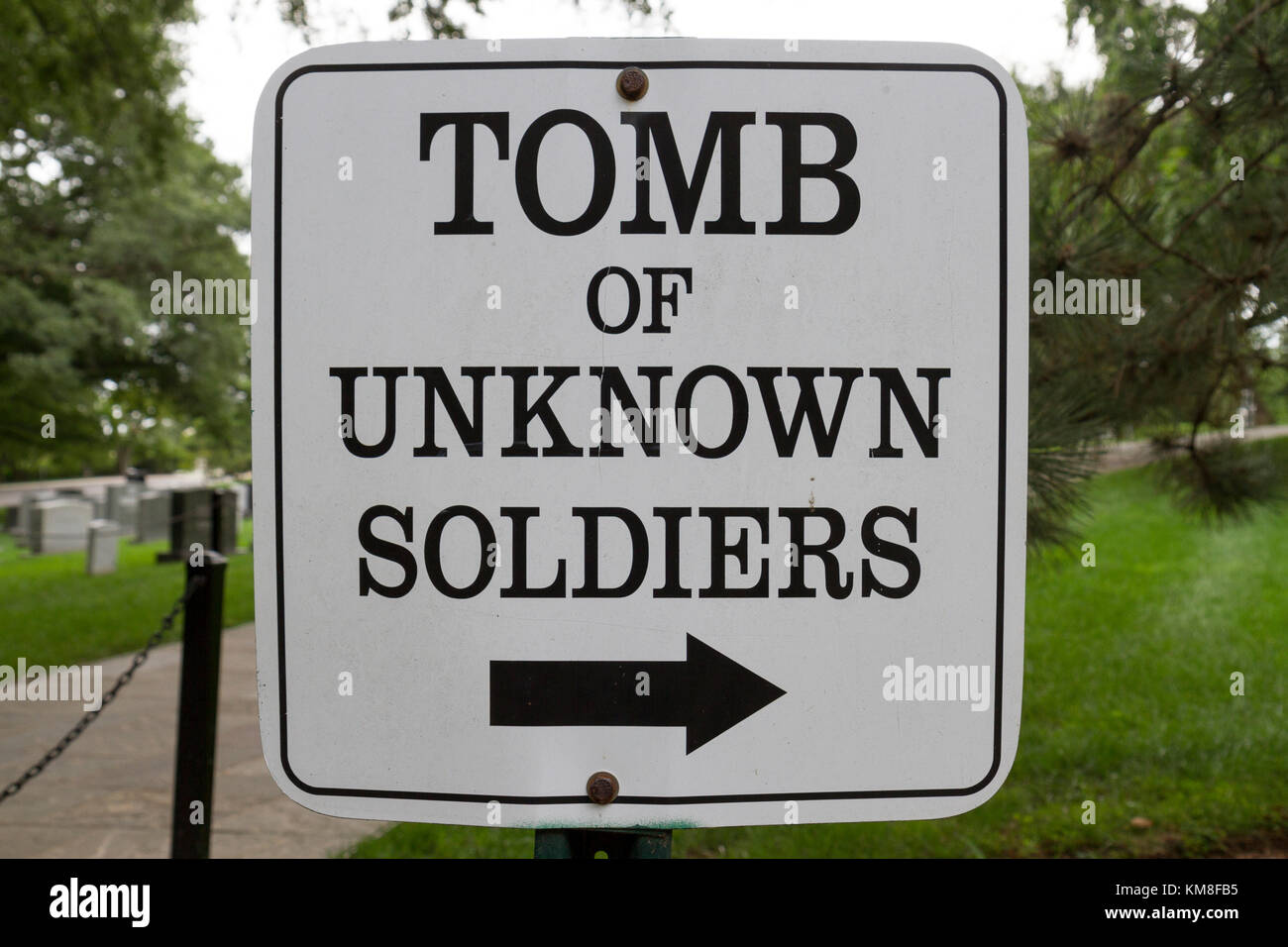 Zeichen poiting zum Grab des unbekannten Soldaten, den nationalen Friedhof von Arlington, Virginia, United States. Stockfoto