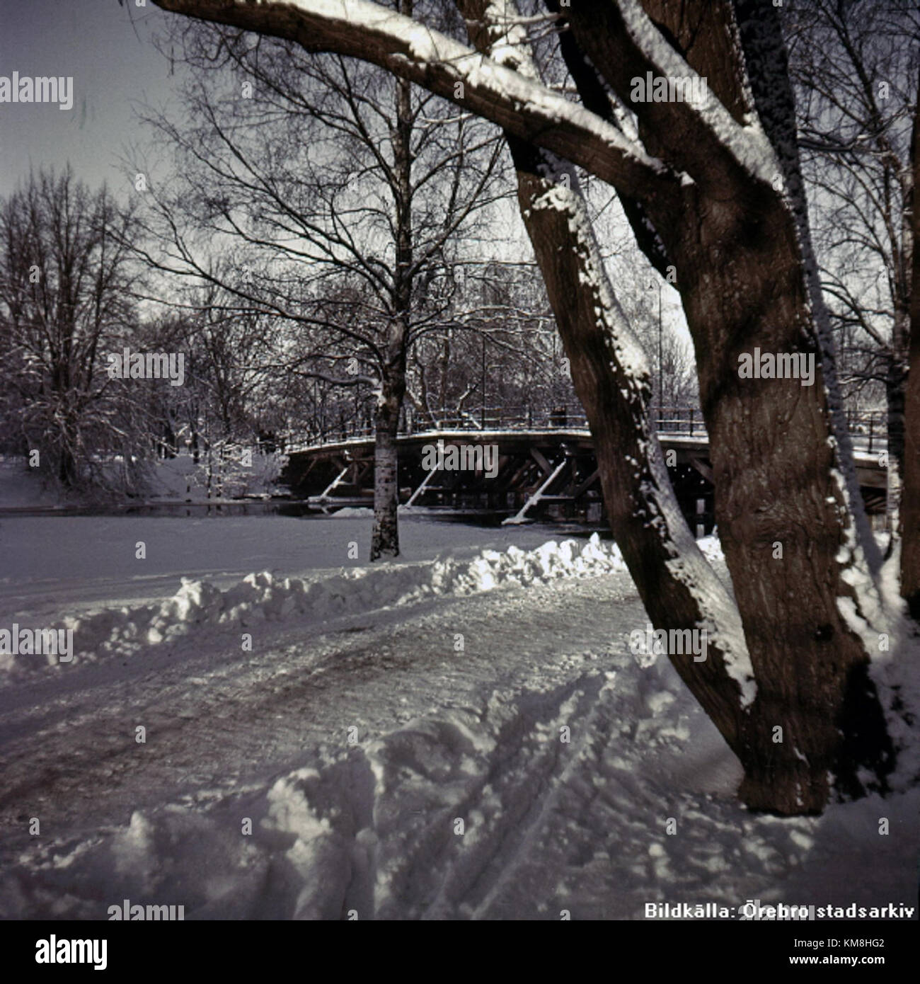 Hagabron 1950 bezieht sich auf ein historisches Ereignis oder eine Entität im Zusammenhang mit dem Jahr 1950. Der spezifische Kontext von Hagabron erfordert weitere Untersuchungen, um zu klären, ob es sich um einen Ort, ein Produkt oder ein bemerkenswertes Ereignis handelt, das in diesem Jahr stattgefunden hat. Weitere Einzelheiten würden dazu beitragen, genauere Informationen über ihre Bedeutung zu erhalten. Stockfoto