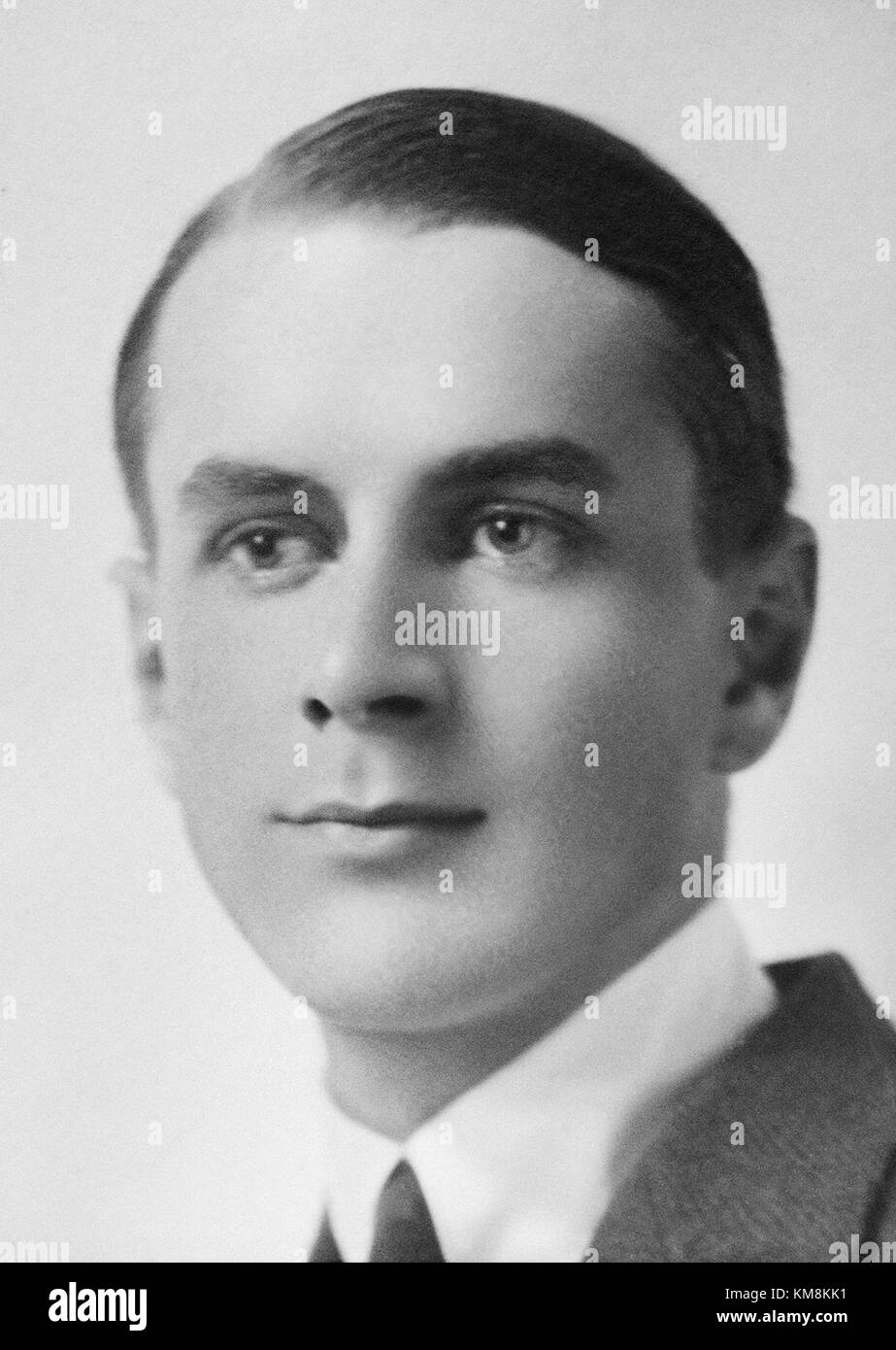 Nils von Dardel war ein schwedischer Künstler, der für seinen innovativen Umgang mit Malerei und Zeichnung bekannt war. Seine Werke, die oft von lebhaften Farben und dynamischen Formen geprägt sind, spiegeln seinen unverwechselbaren künstlerischen Stil wider. Stockfoto