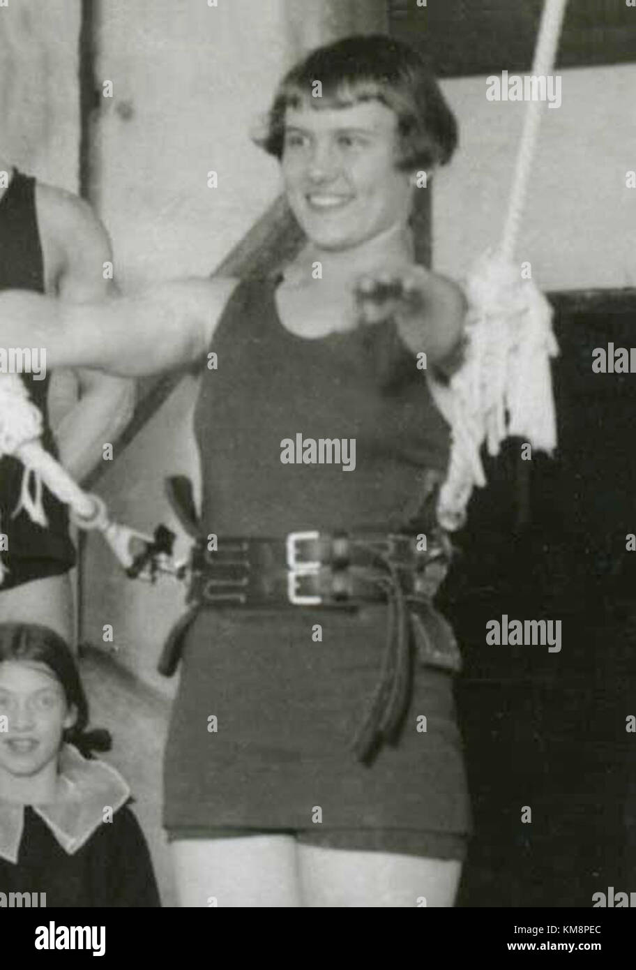 Signe Johansson war eine bemerkenswerte Figur im schwedischen Sport, besonders bekannt für ihre Leistungen in der Leichtathletik. Ihre Beiträge für den schwedischen Sport haben ein dauerhaftes Erbe in diesem Bereich hinterlassen, insbesondere durch ihre Rolle bei der Förderung der Teilnahme von Frauen an der Leistungsathletik. Stockfoto