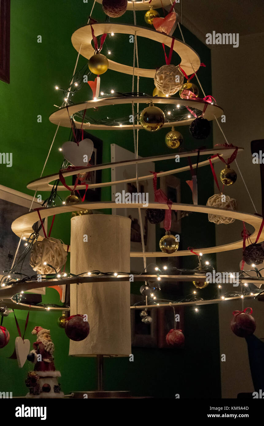 Blick auf eine eigentümliche Weihnachten selbstgemachte Verzierungen Stockfoto