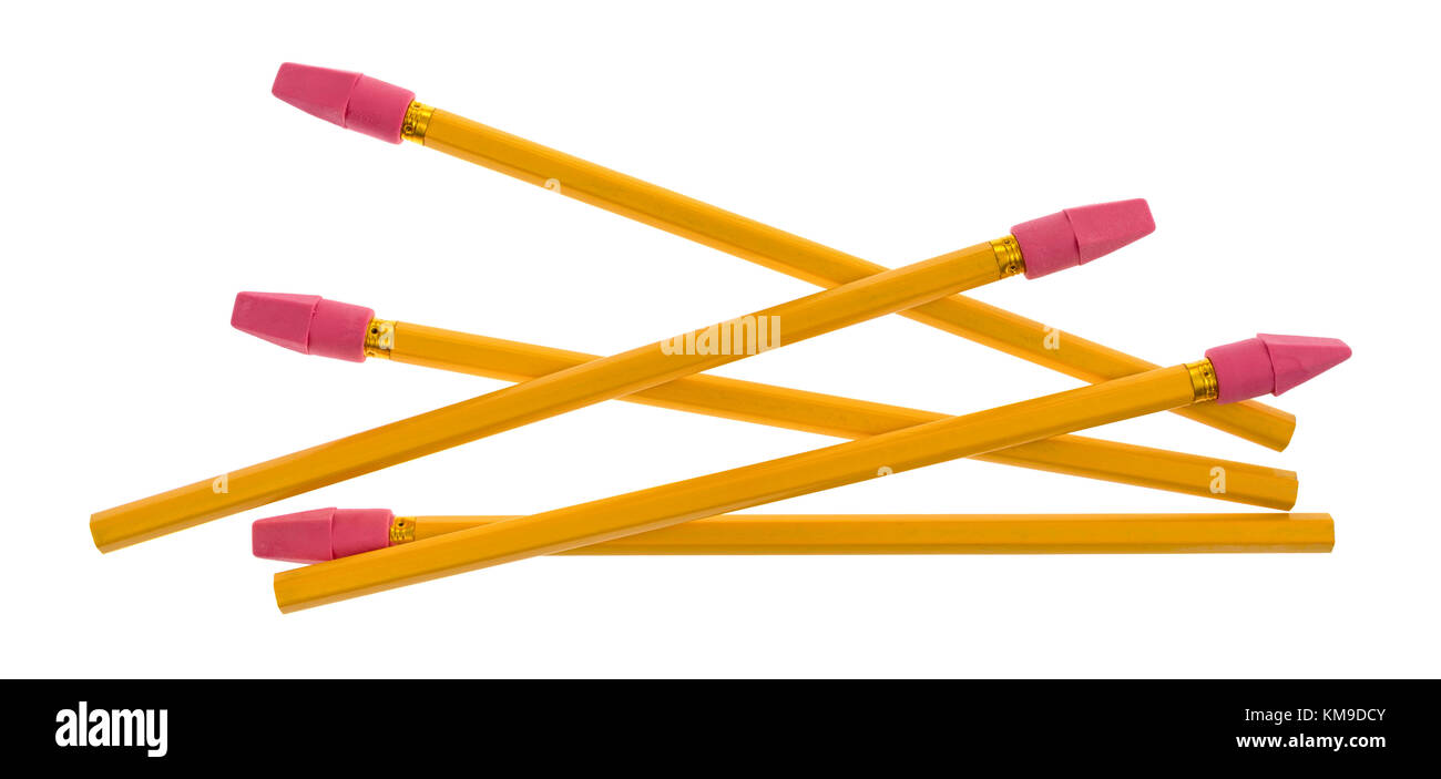Blick von oben auf eine Gruppe von gelben Bleistifte mit roten synthetischer Kautschuk Radierer Caps auf einem weißen Hintergrund. Stockfoto