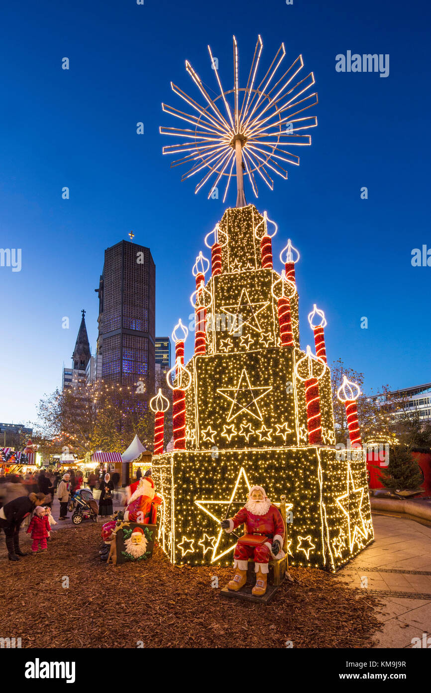 Weihnachtsmarkt an der Gedächtniskirche, Breitscheidplatz, Berlin, Deutschland Stockfoto