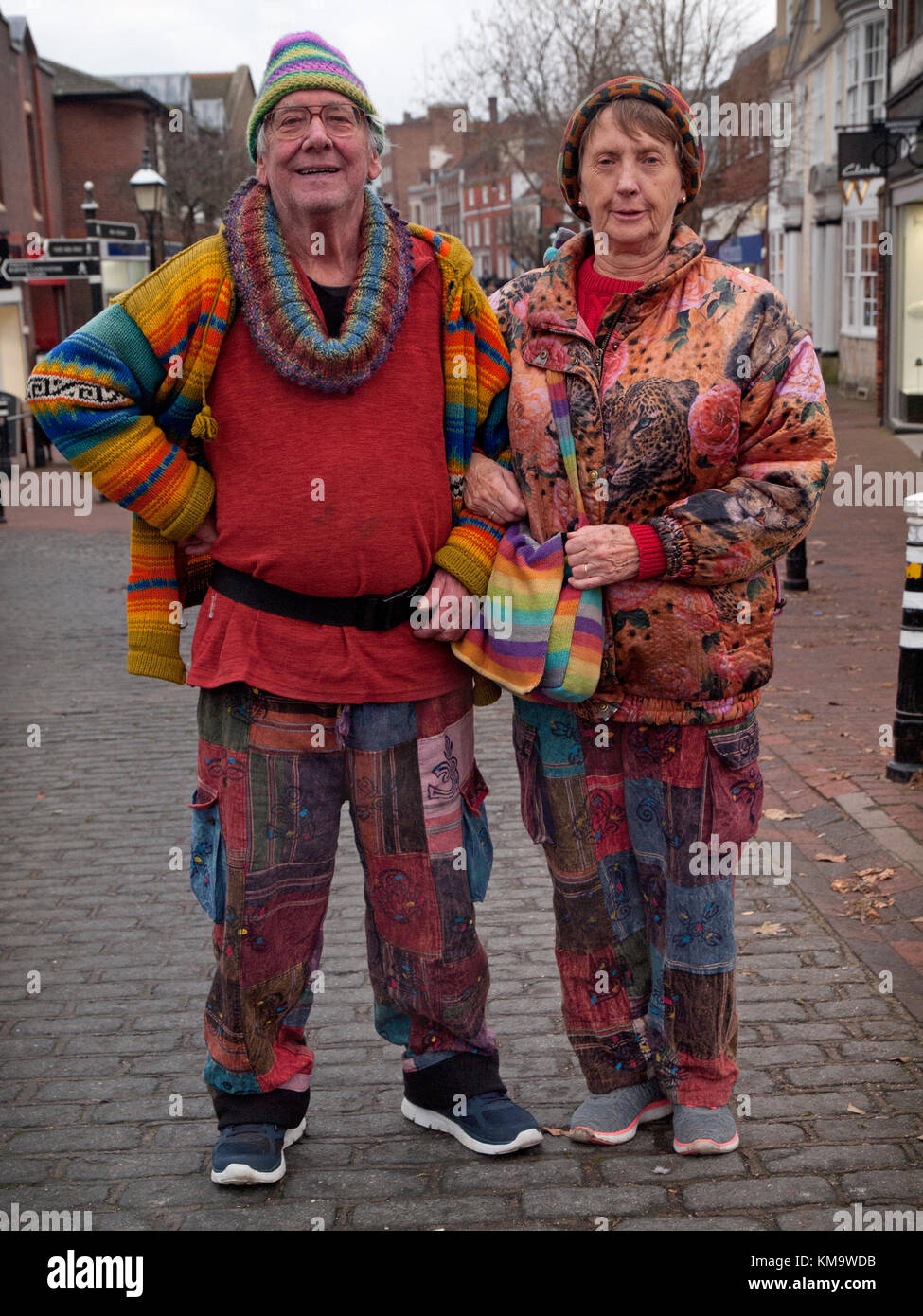 Eine ältere Gegenkultur Paar in Lewes, East Sussex Stockfoto