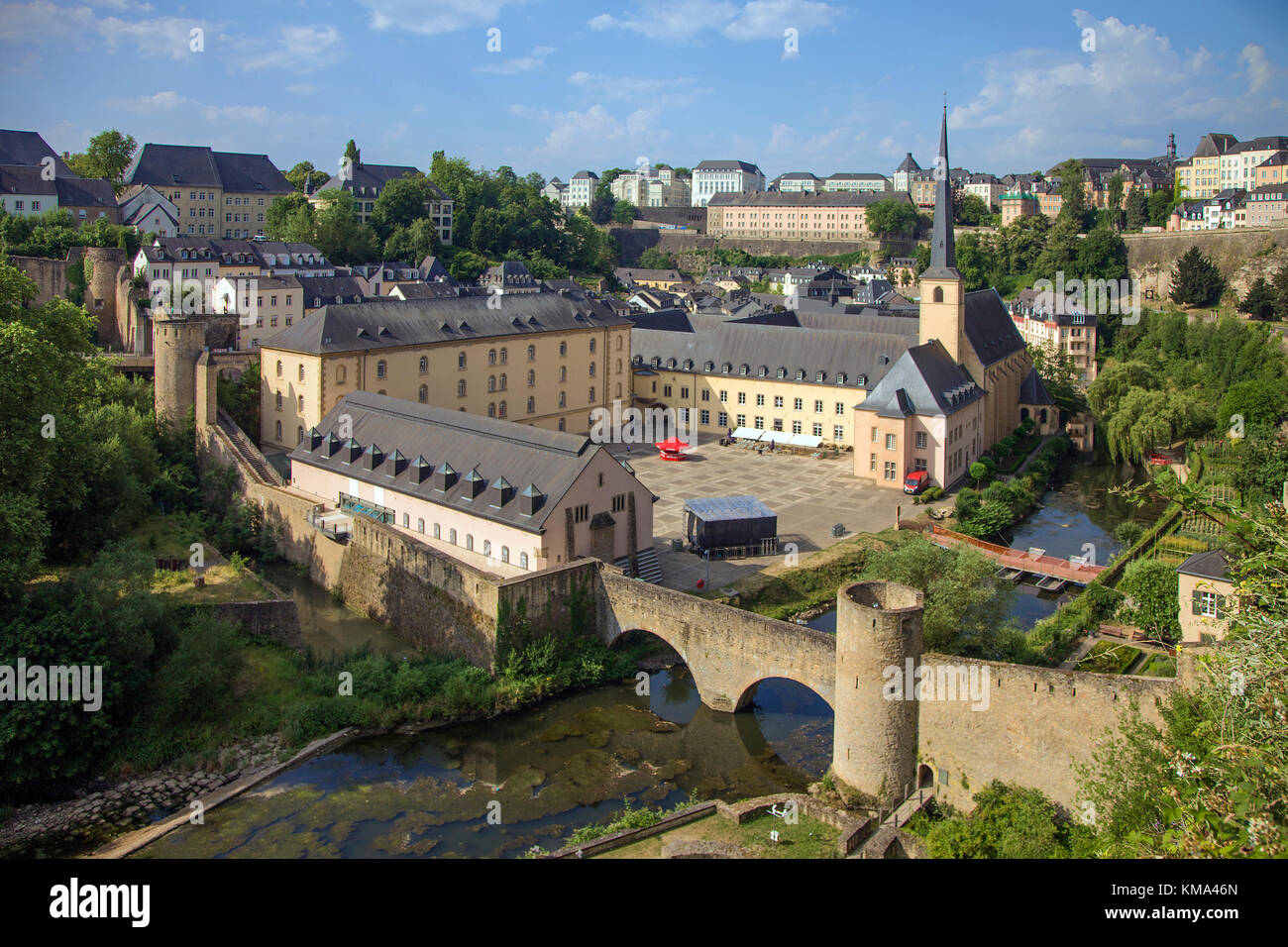 Blick von der Corniche, auf die Abtei Neumünster und Kirche St. Johannes, der Stadt Luxemburg, Luxemburg, Europa Stockfoto