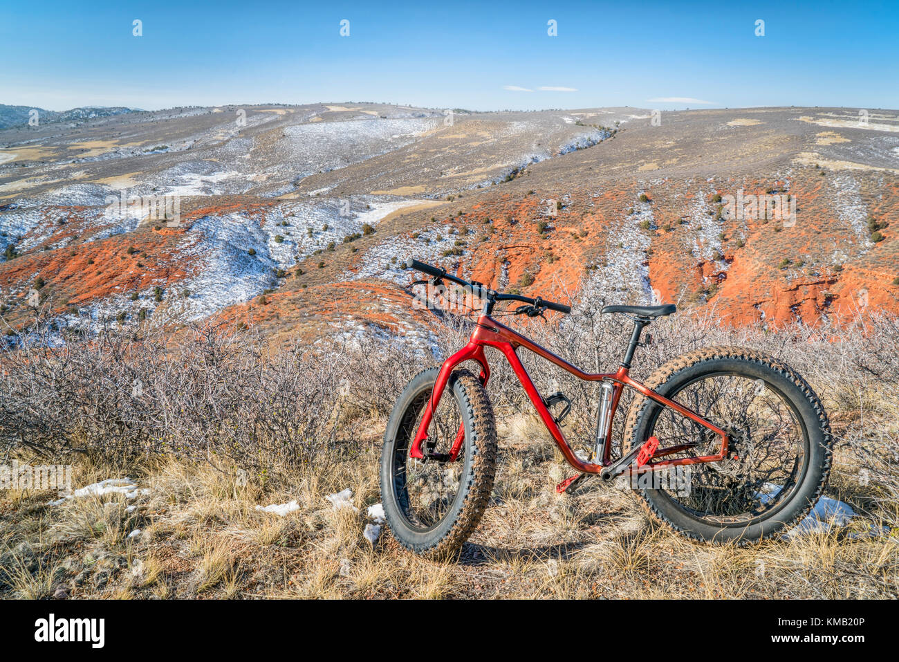 Fat Bike auf Desert Trail (Cheyenne Rim) in roter Berg offener Raum nördlich von Fort Collins, Colorado Stockfoto