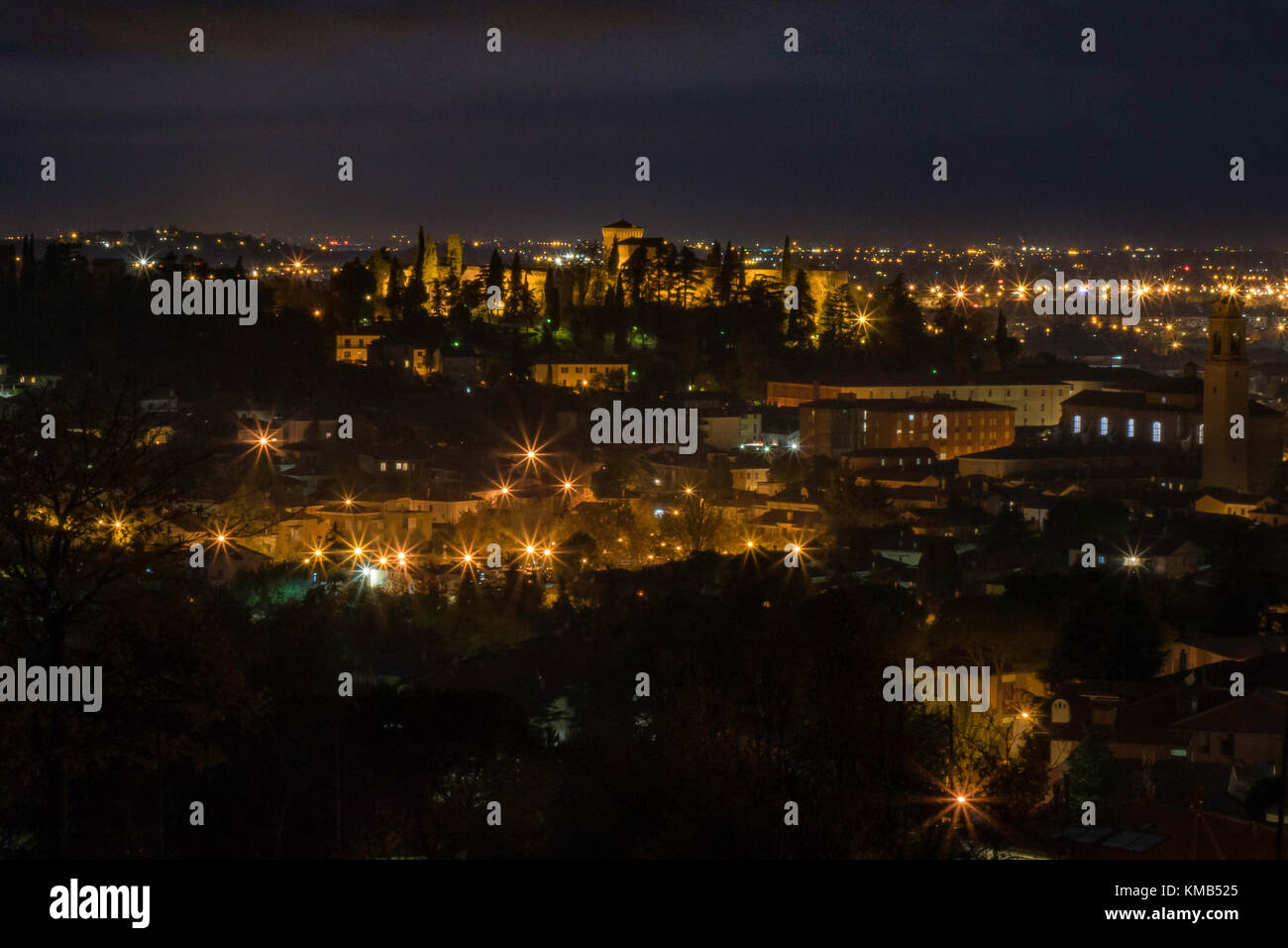 Cesena vista dalla Basilika del Monte ad un Orario serale d'autunno Stockfoto