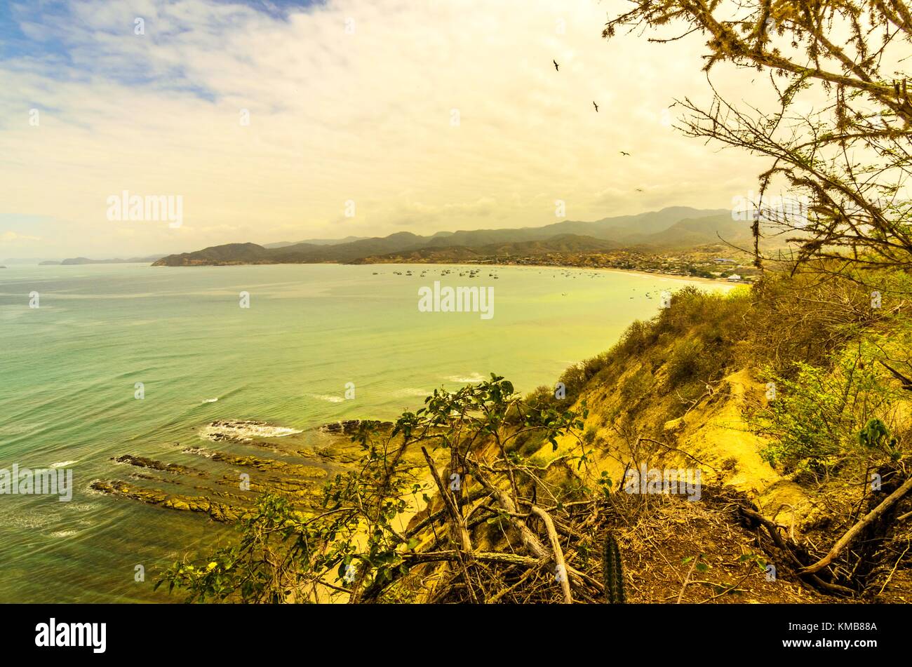 Blick über den Pazifik im Bundesstaat Manabí, Ecuador, Machalilla Nationalpark. Stockfoto