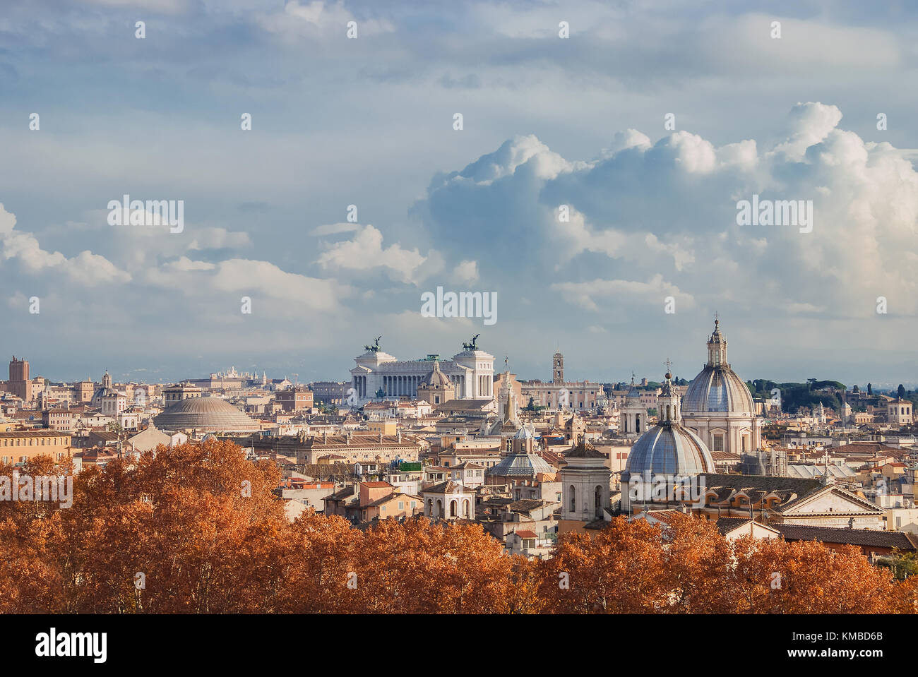 Historische Zentrum Roms Herbst oder Winter Blick auf die Skyline, mit schönen Wolken Stockfoto