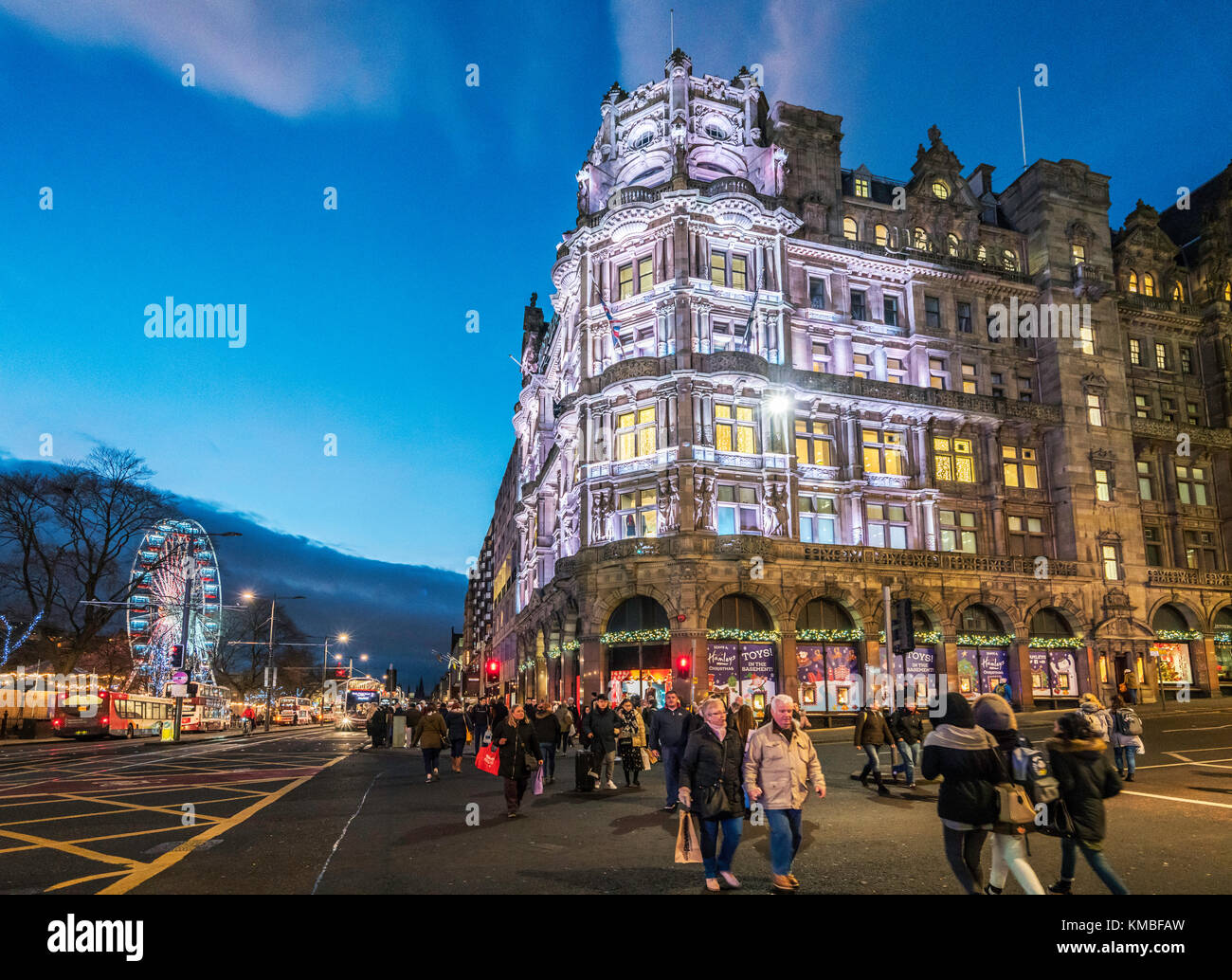 Nacht Außenansicht des Jenners Kaufhaus in Edinburgh, Schottland, Vereinigtes Königreich Stockfoto