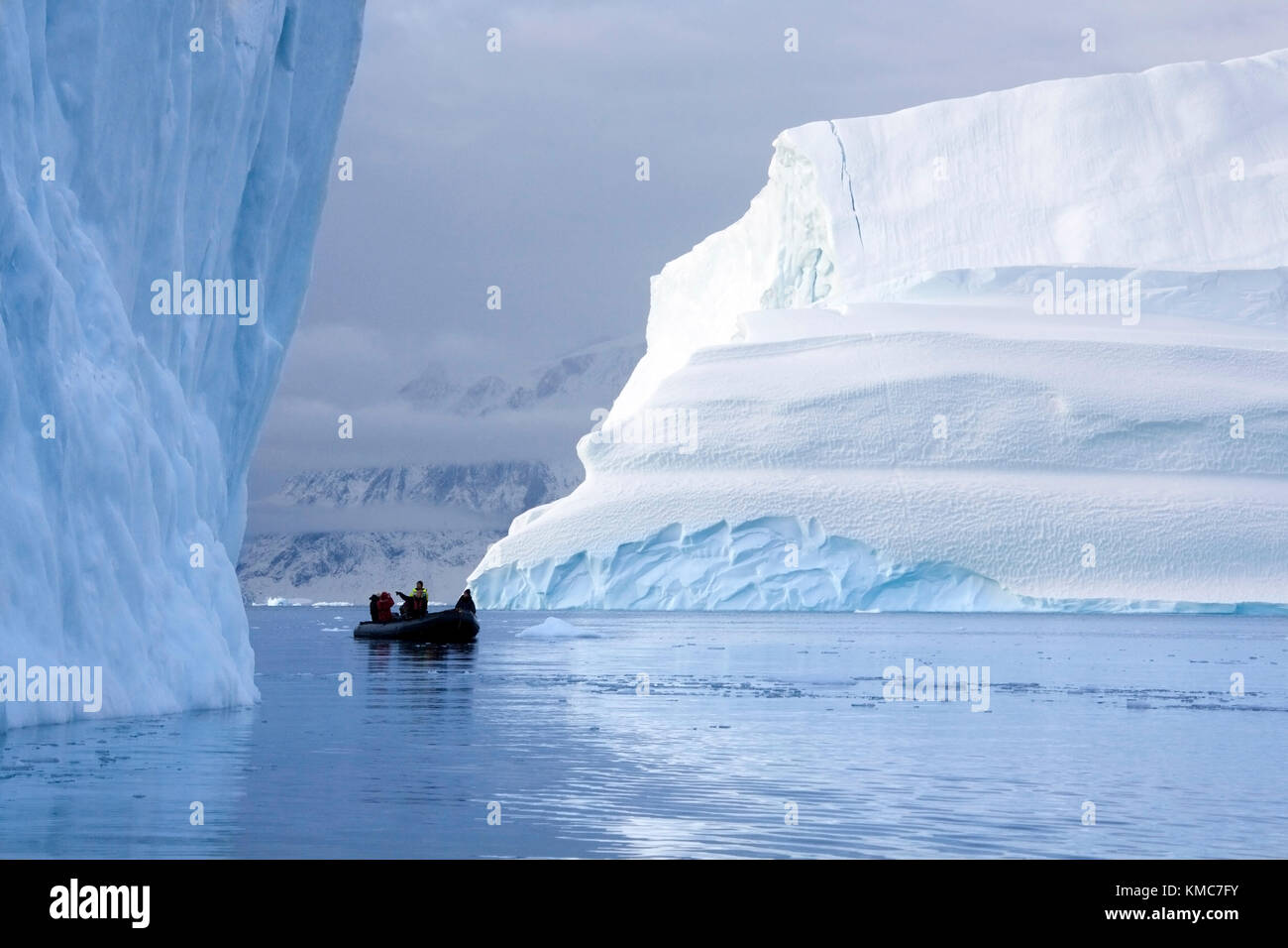 Abenteuer Touristen und Eisberge in Scoresbysund im Osten Grönlands Stockfoto