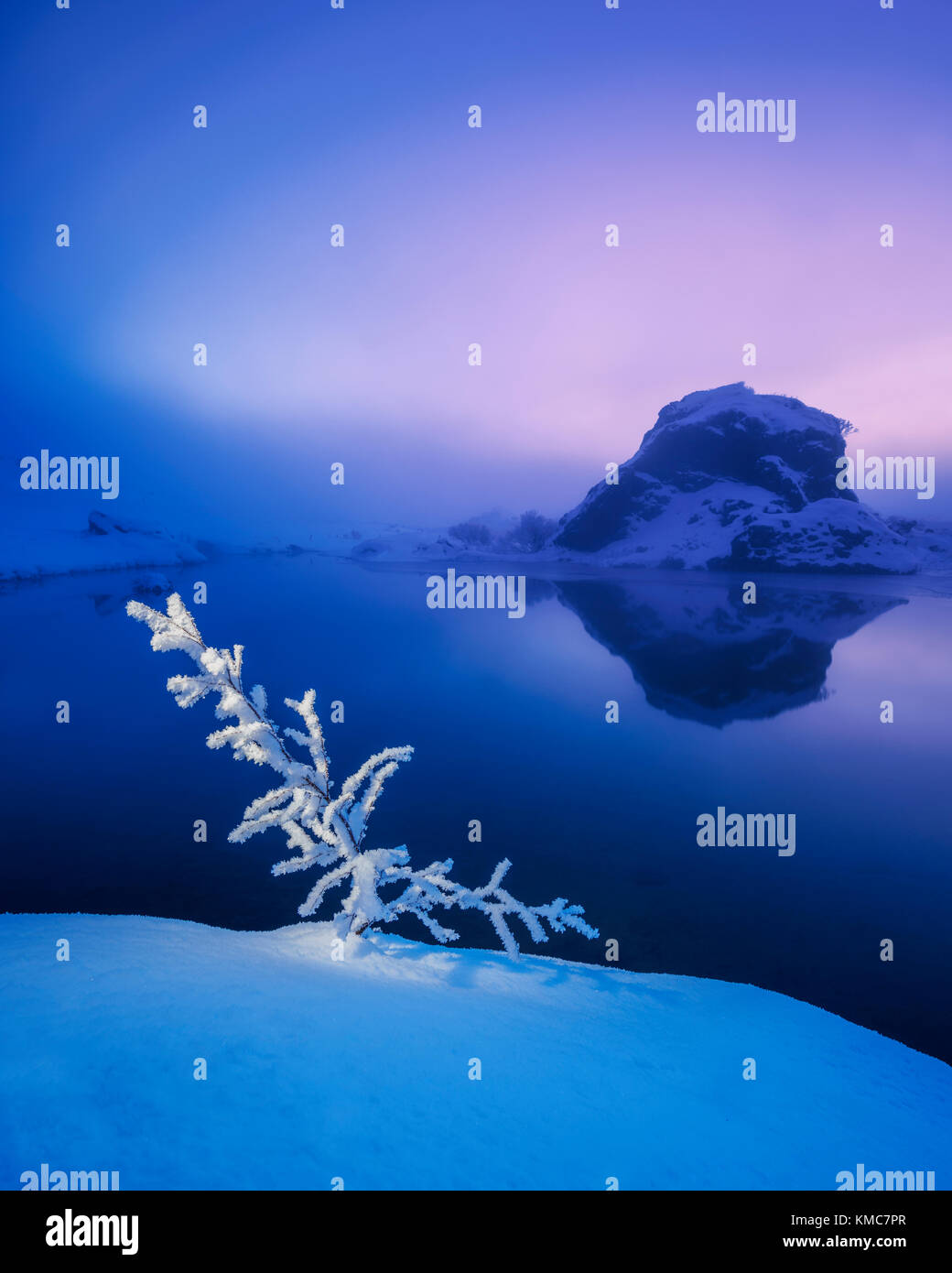 Snowy landcape, See Myvatn, Island. Bild geschossen mit einer Drohne Stockfoto