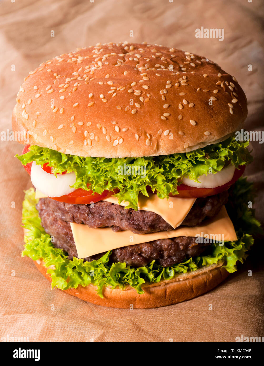 Gross Und Lecker Double Cheeseburger Stockfotografie Alamy
