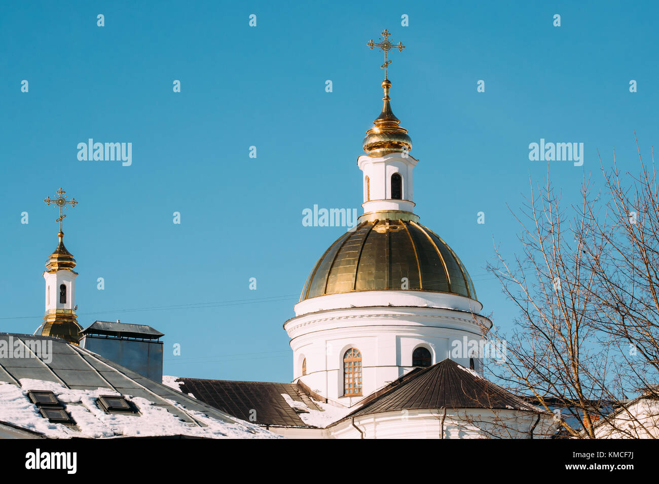 Vitebsk, Belarus. die Kuppel des Heiligen Kathedrale am blauen Himmel Hintergrund. Stockfoto