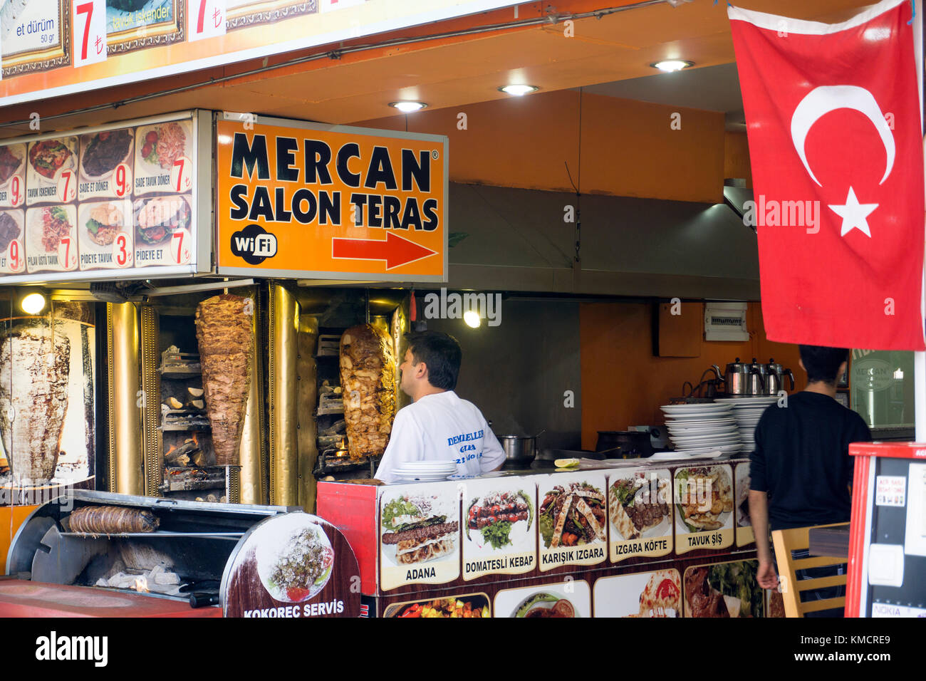 Döner am Kalekapisi, Grenze zur Altstadt Kaleici, Antalya, Türkische Riviera, Türkei Stockfoto