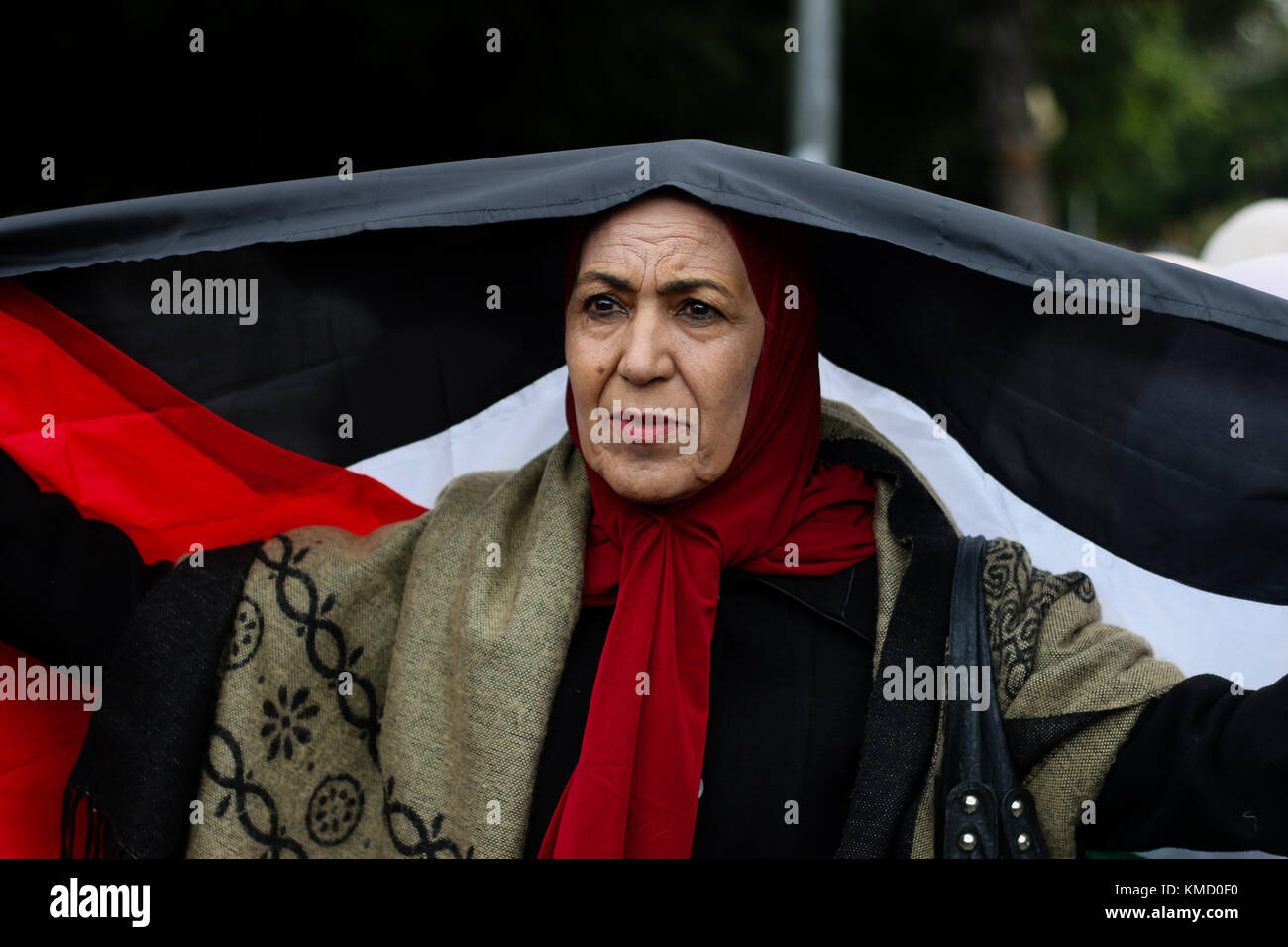 Gaza, Palästina. 06 Dez, 2017. Am 6. Dezember 2017 - islamische Bewegungen März in Gaza Stadt ihre Opposition gegen trumpâ € ™ s bevorstehende Erklärung seiner formellen Anerkennung von Jerusalem als Hauptstadt von Israel, sowie seine Entscheidung, die US-Botschaft von Tel Aviv nach Jerusalem bewegen. palästinenser Zeichen argumentiert, dass Jerusalem ist eine rote Linie. Während Israel stets der Auffassung, Jerusalem als Hauptstadt, Palästinenser behaupten, Ost-Jerusalem als Hauptstadt des künftigen palästinensischen Staates. Credit: zuma Press, Inc./alamy leben Nachrichten Stockfoto