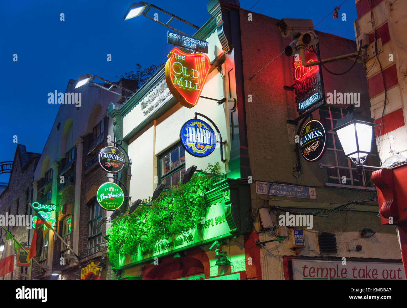 Temple Bar Bereich Pub Schilder Dublin Irland Stockfoto